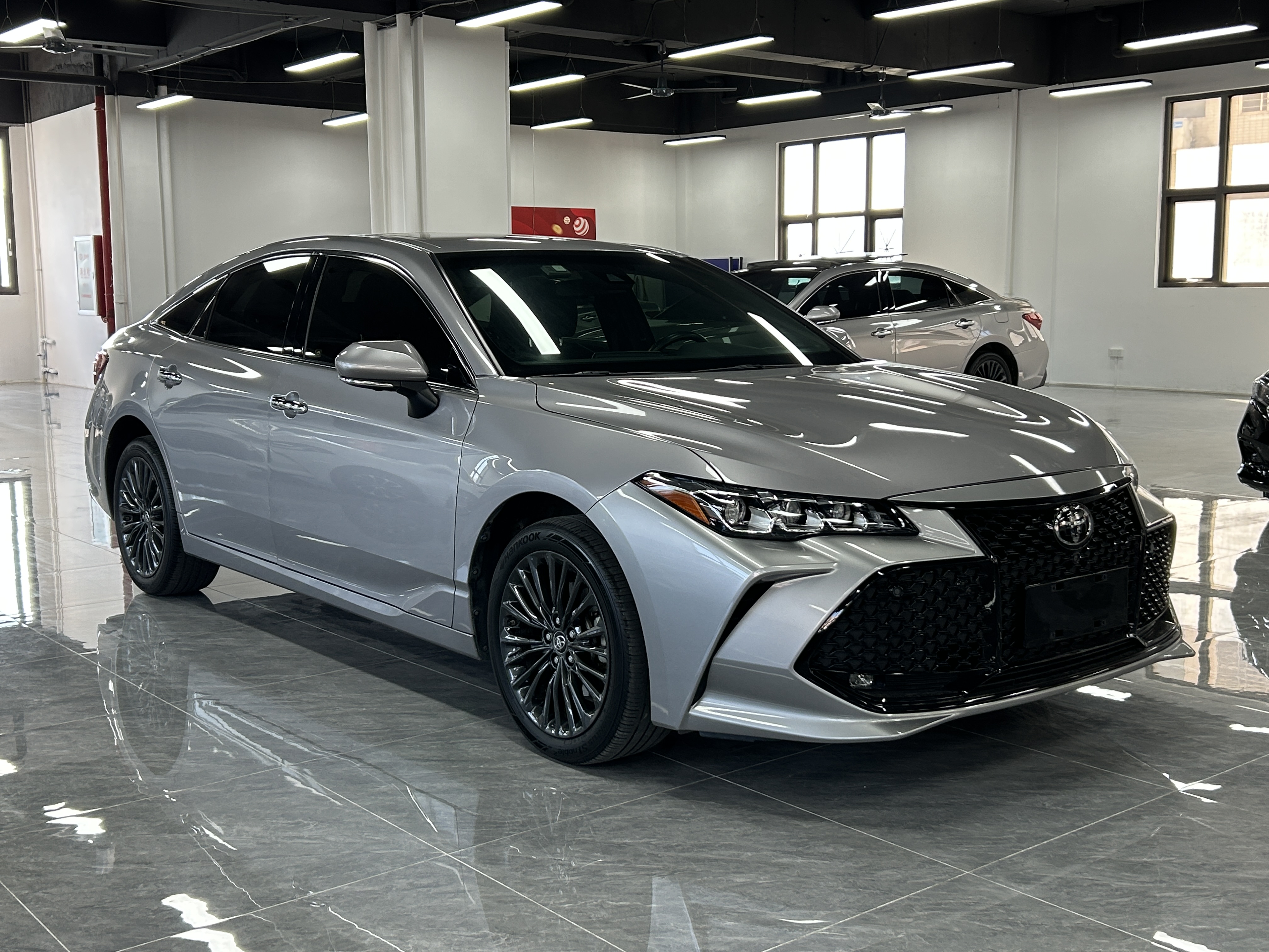 Toyota Avalon 2020 car image #4