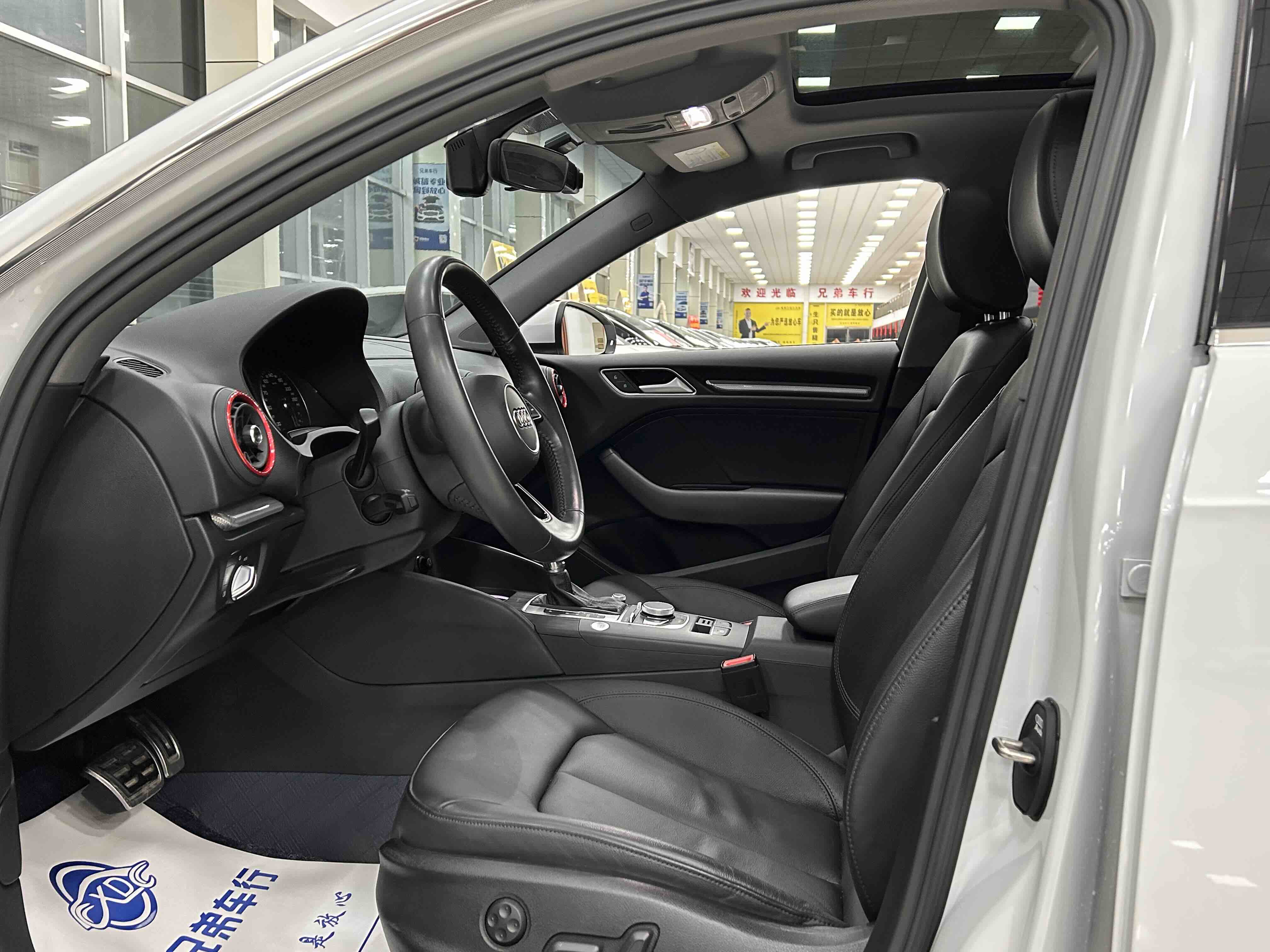 Audi A3 2019 car image #4