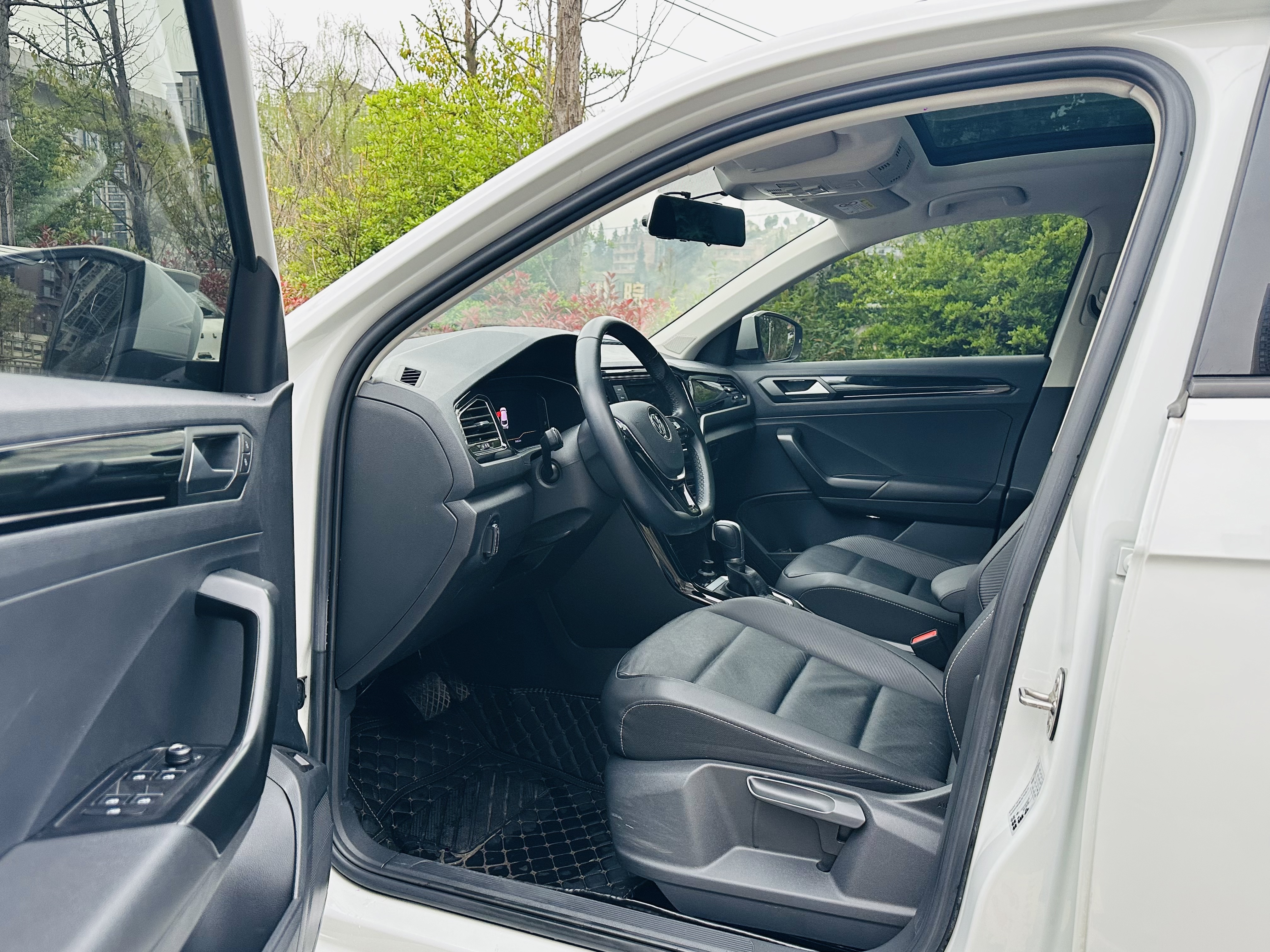 T-Roc 2020 car image #4