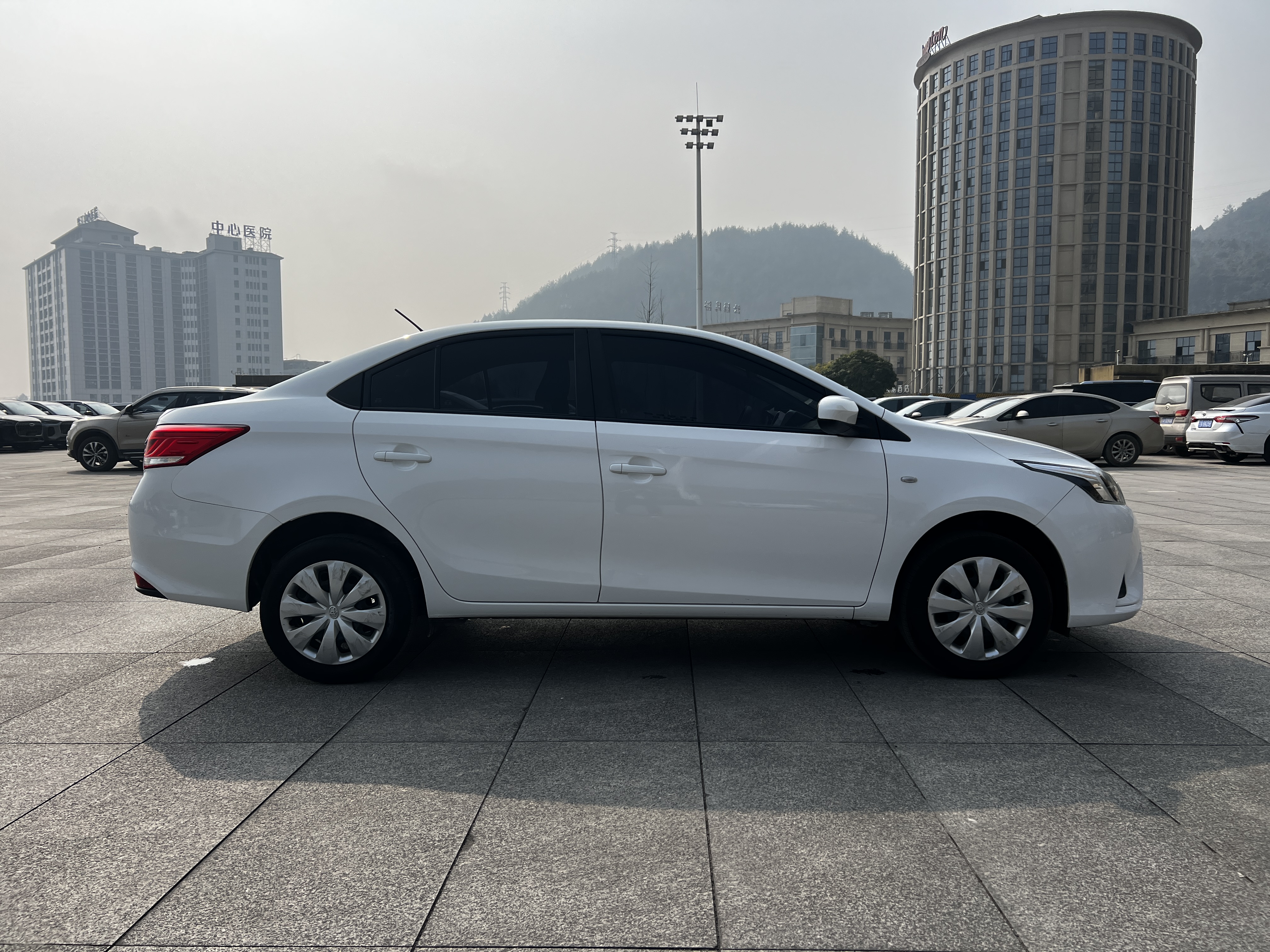Toyota Yaris L Zhixiang 2020 صورة سيارة #4