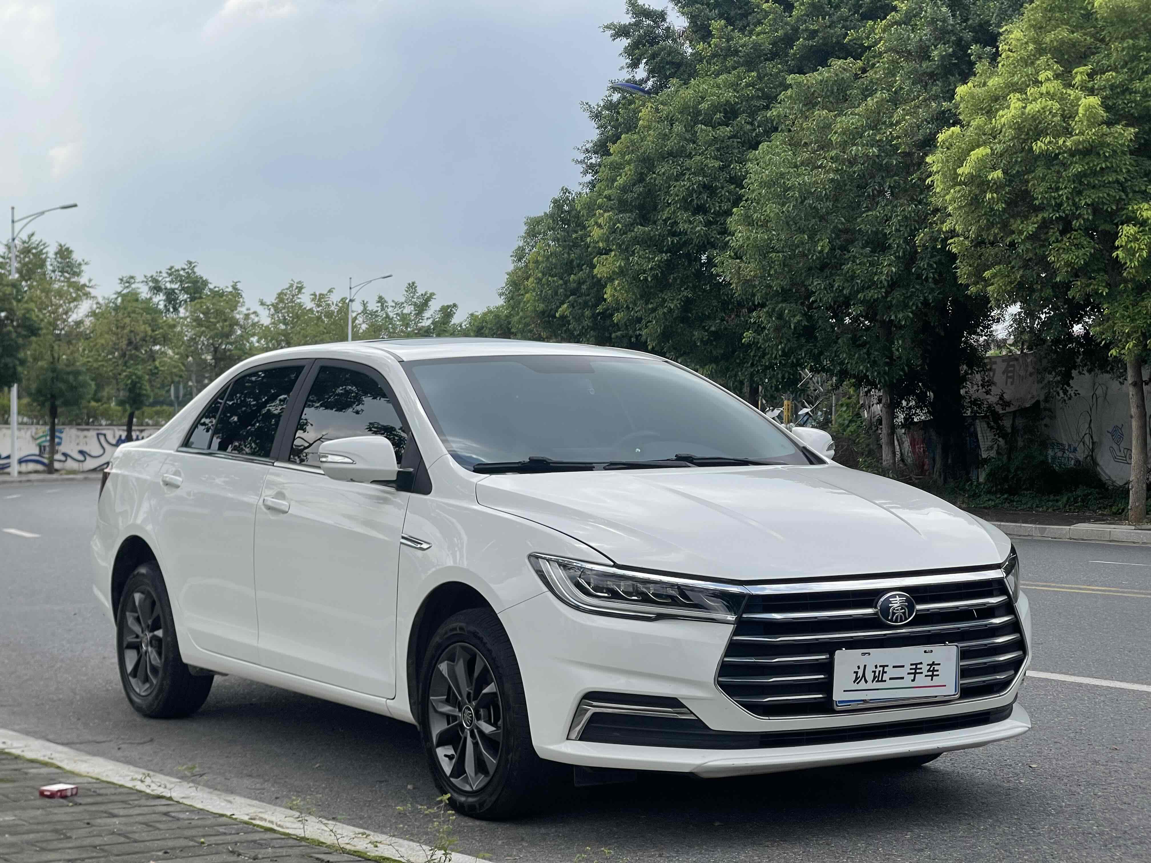 BYD Qin 2020 صورة سيارة #4