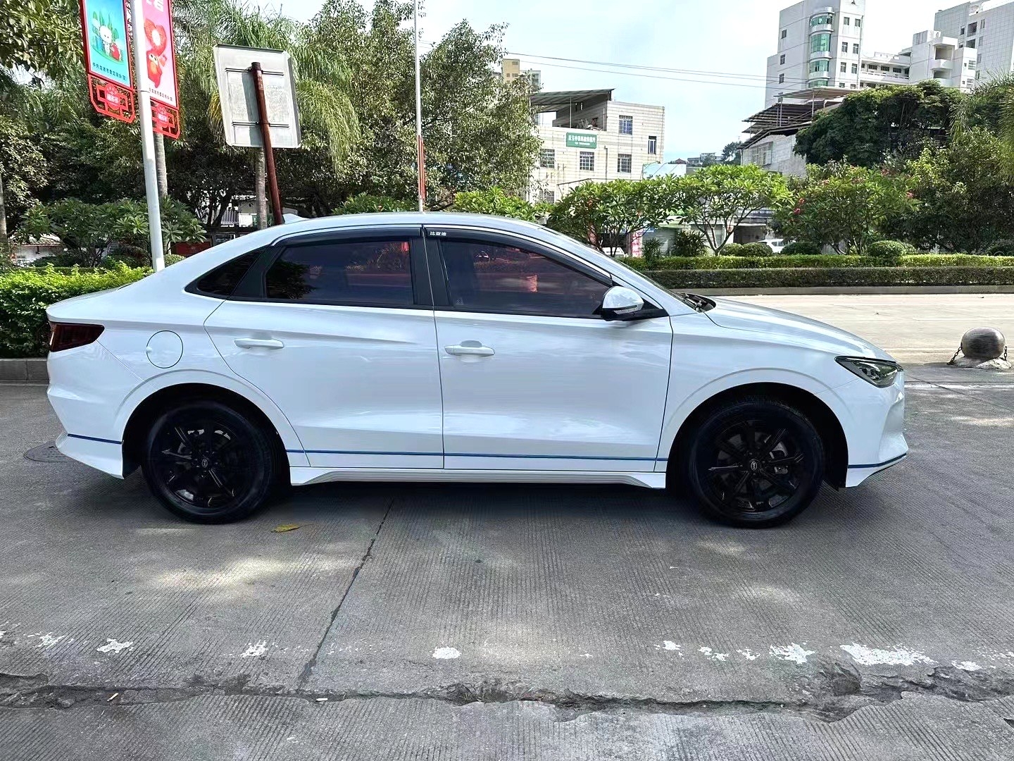 BYD e3 2020 car image #4