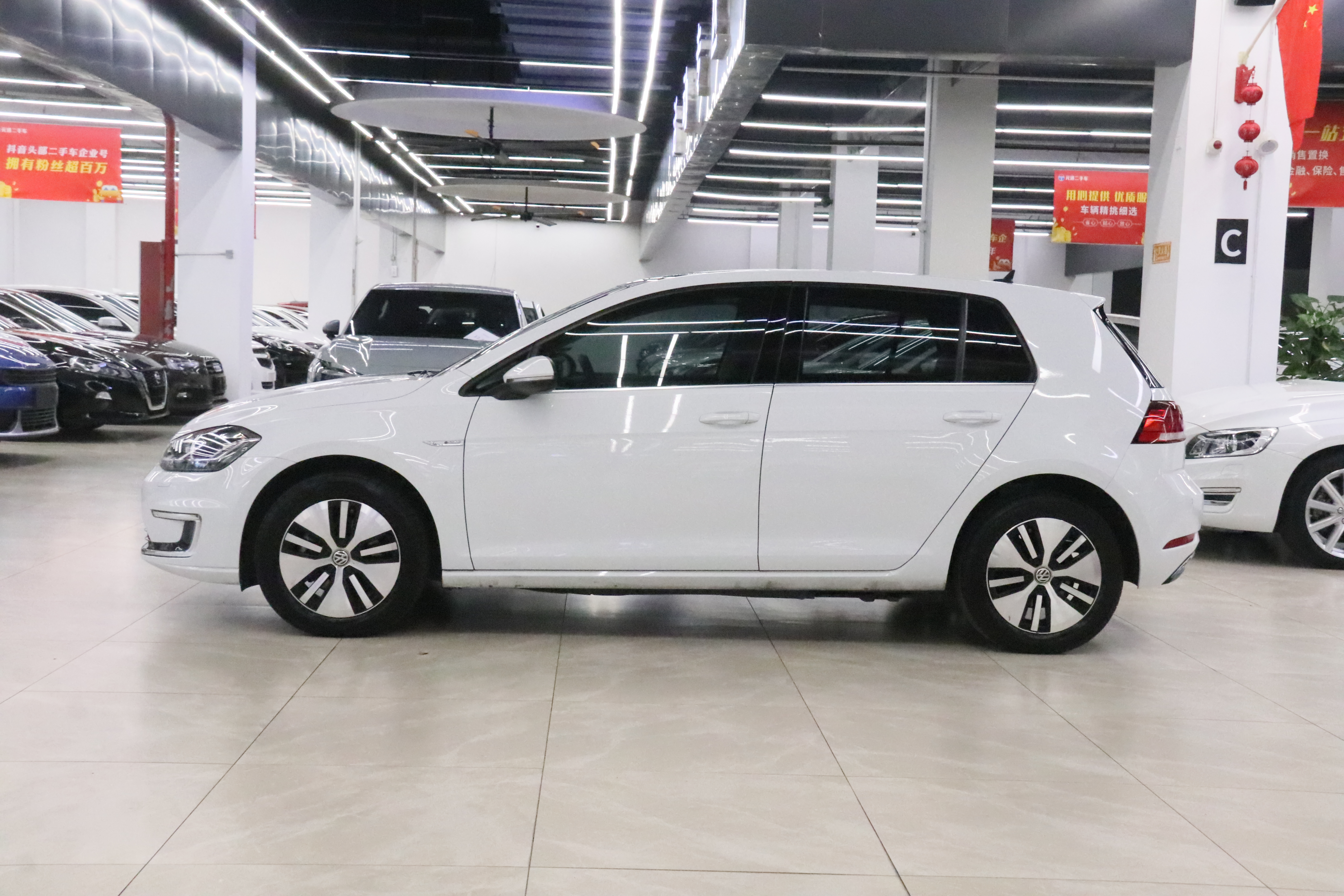 Volkswagen Golf Pure Electric 2020 #4 Volkswagen Golf Pure Electric 2020 car image #4