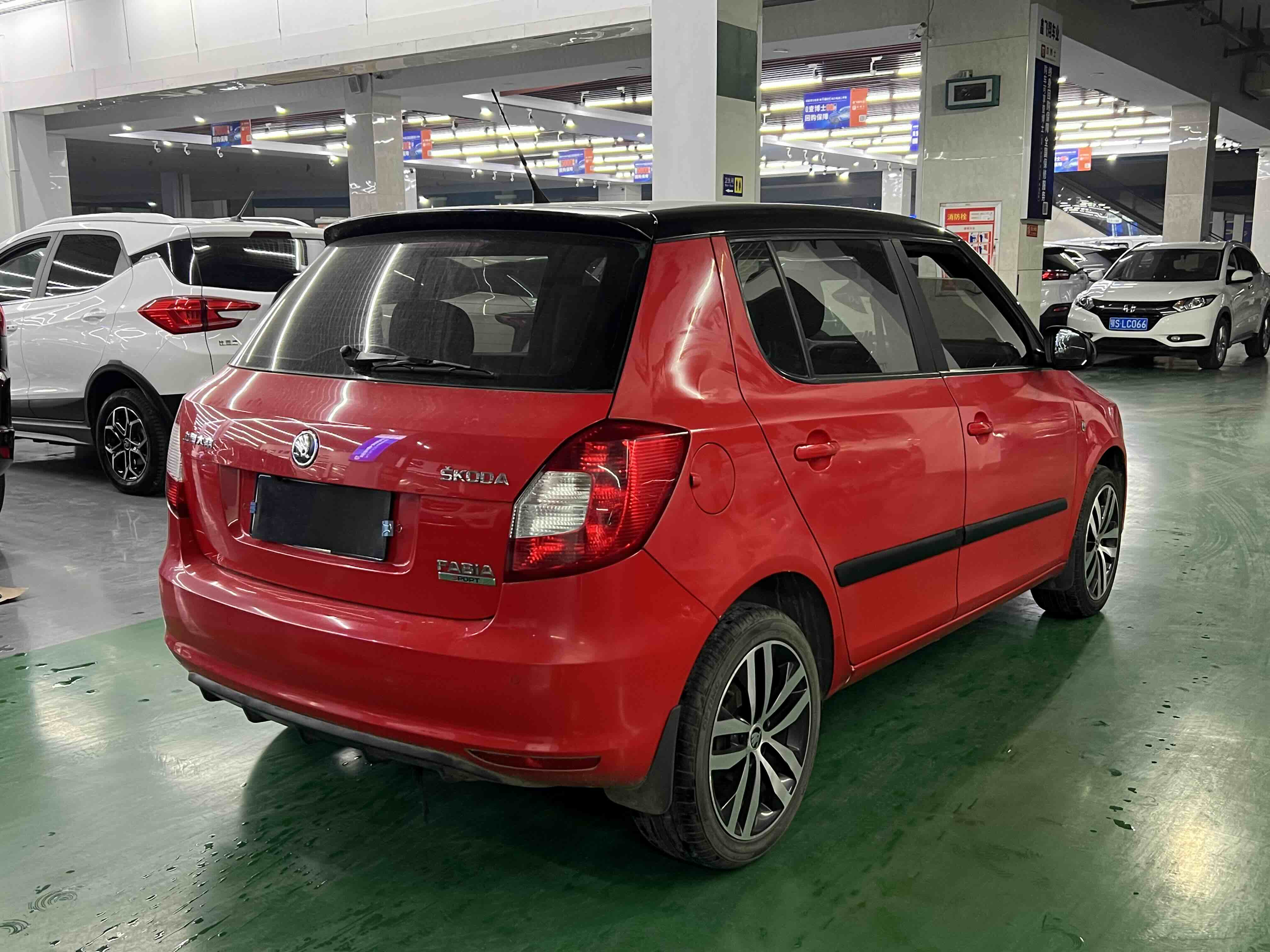 Skoda Fabia 2014 car image #4
