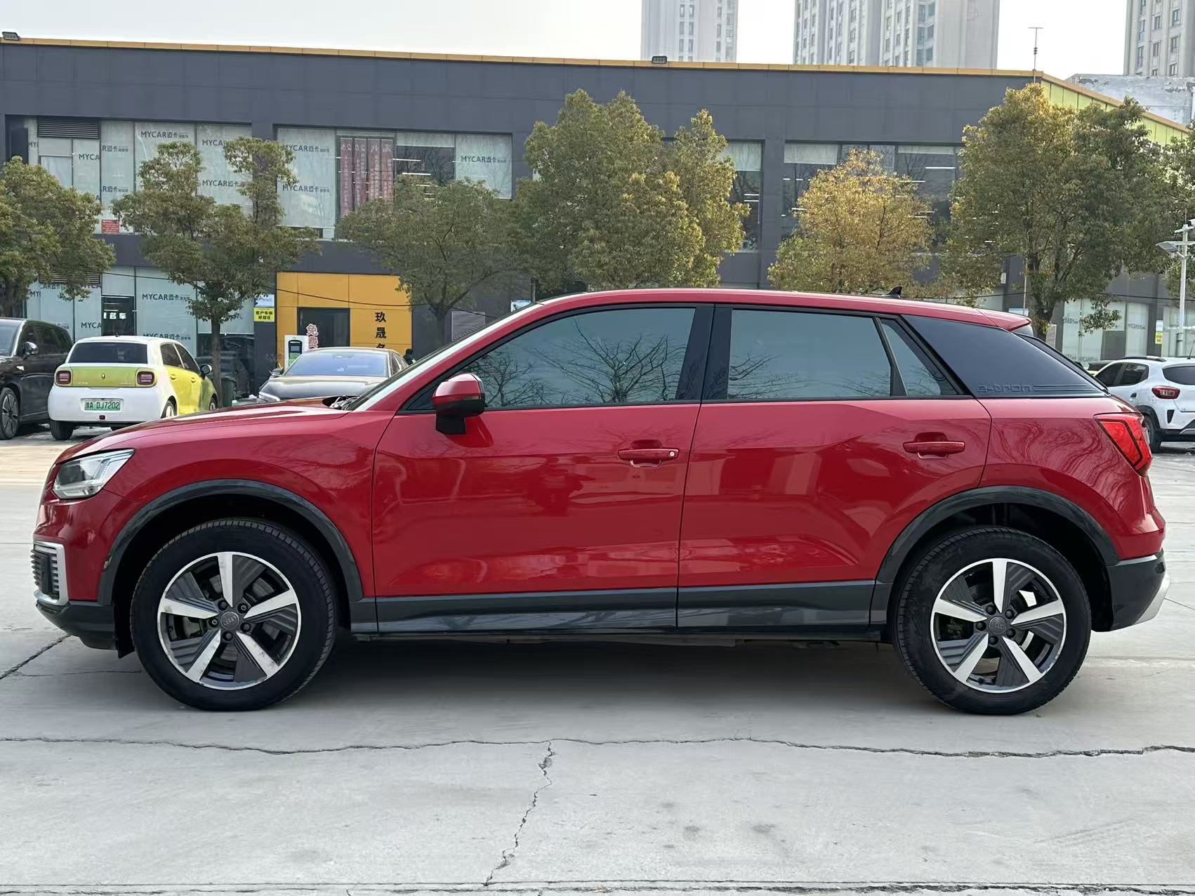 Audi Q2L e-tron 2020 imagen de coche #4