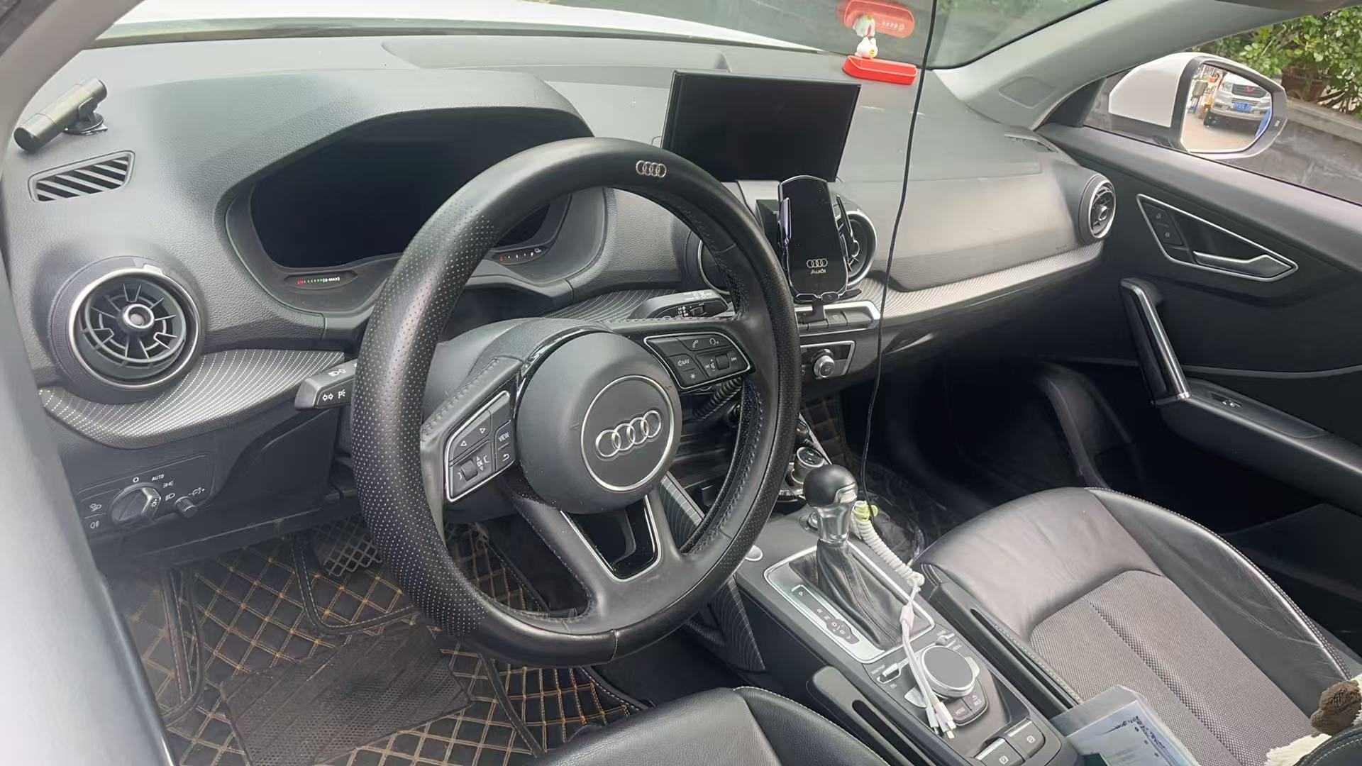 Audi Q2L e-tron 2020 #4 Audi Q2L e-tron 2020 imagen de coche #4