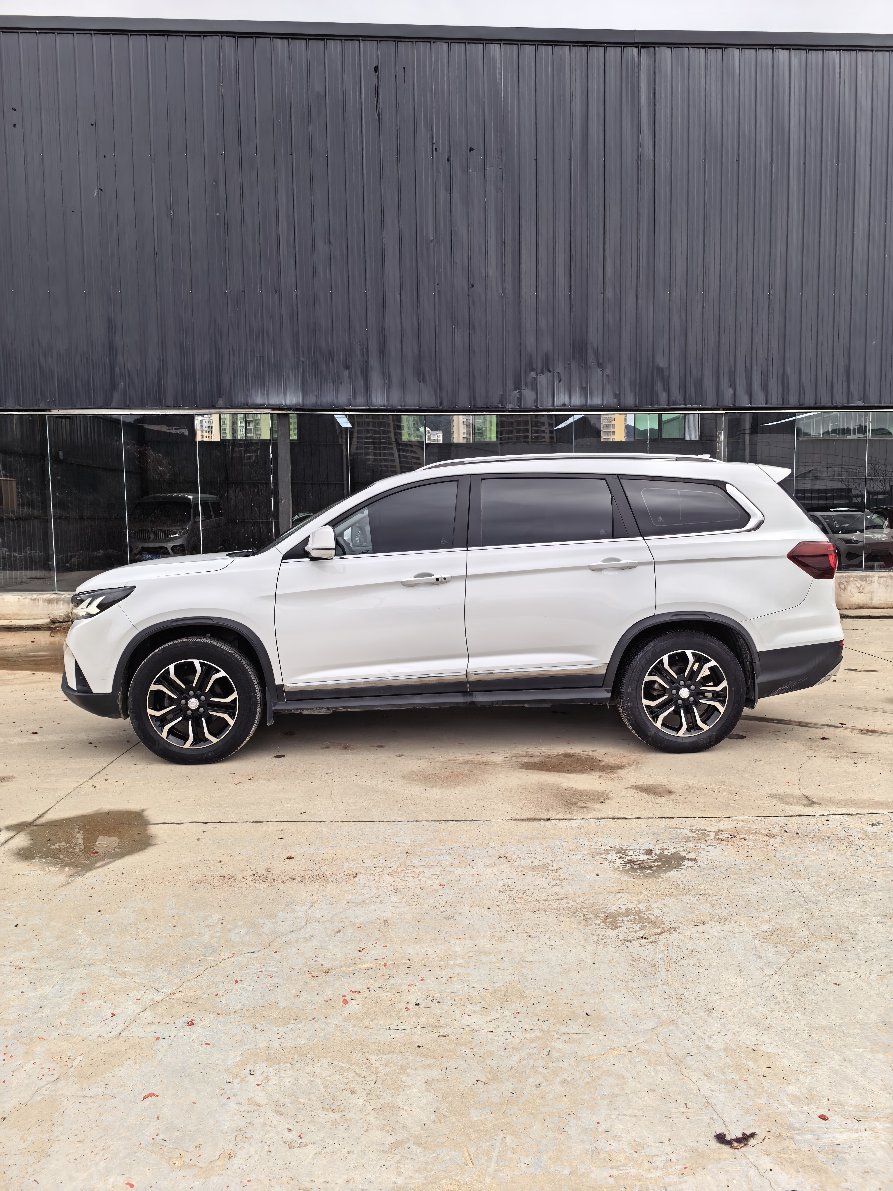 Forthing T5 L 2021 car image #4