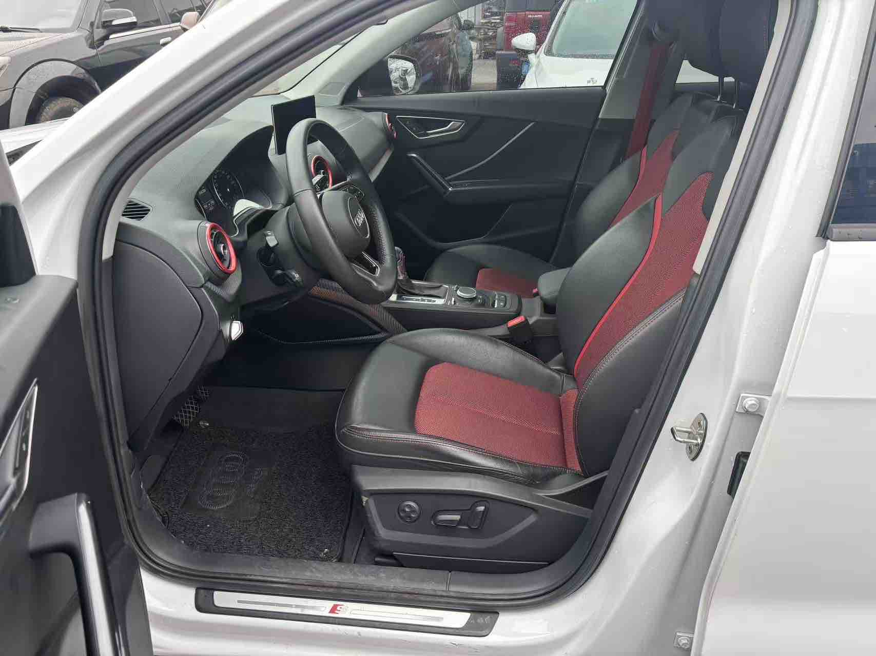 Audi Q2L 2020 car image #4