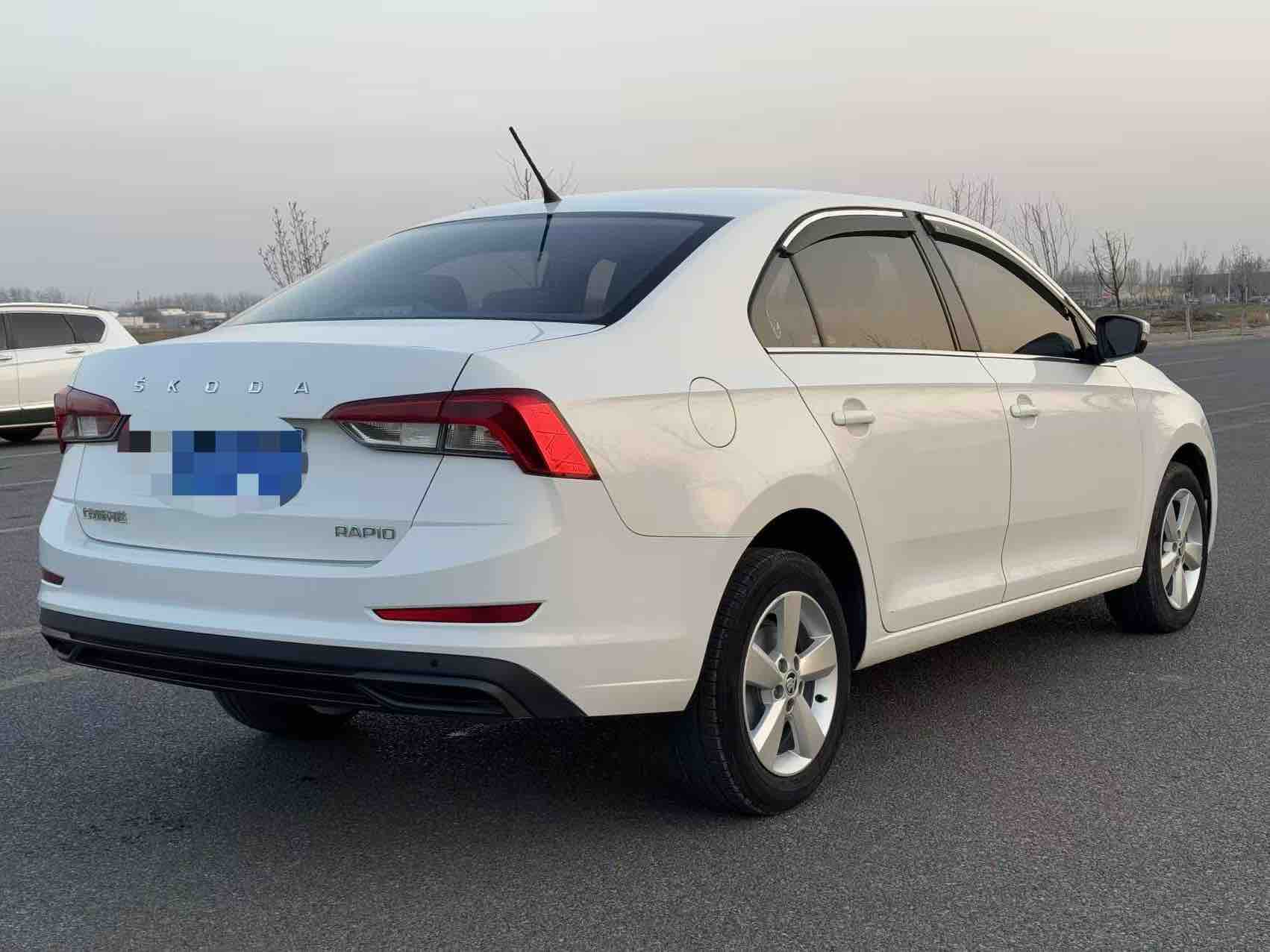 Skoda Rapid 2021 immagine di auto #4