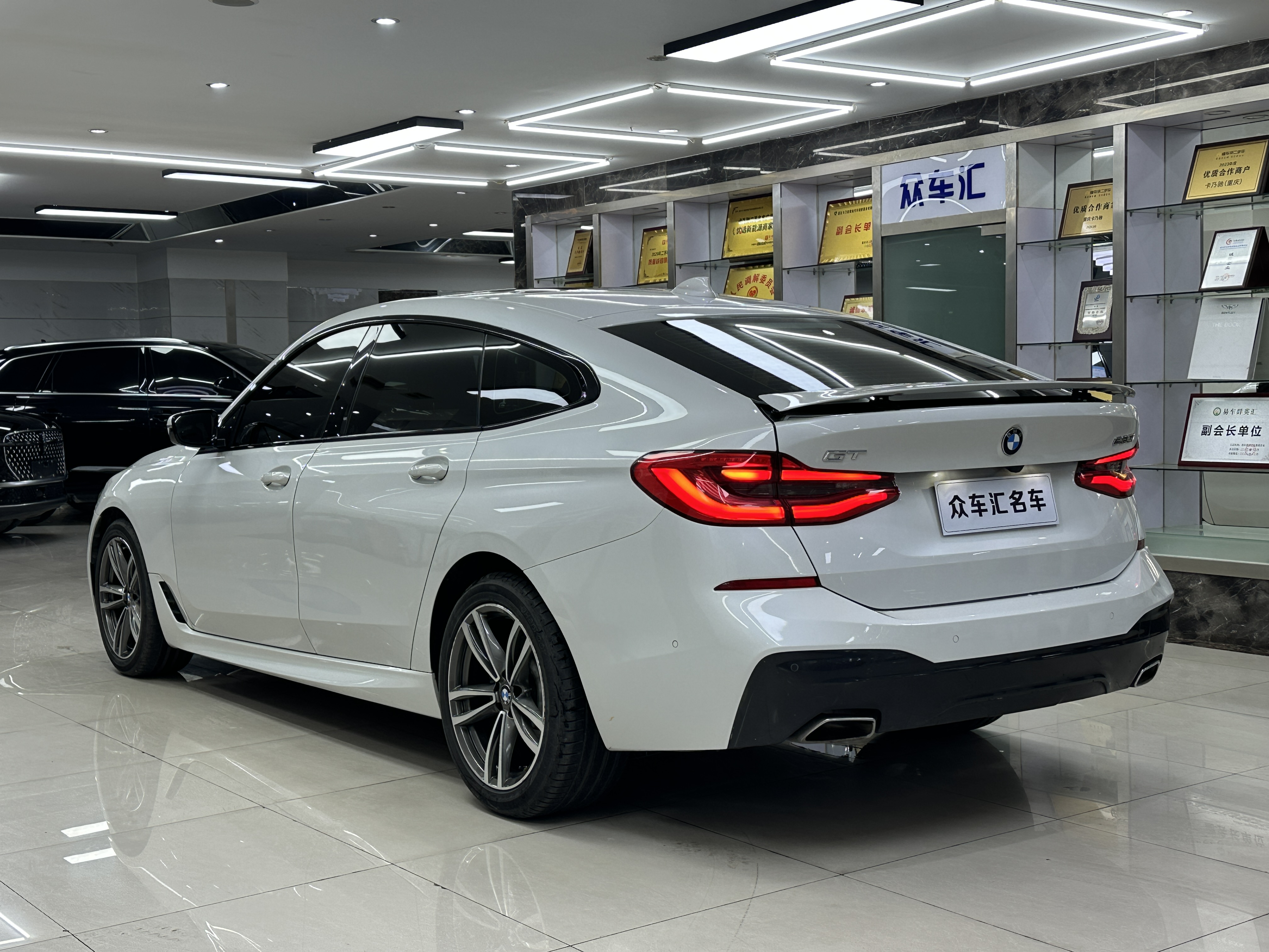 BMW 6 Series GT 2020 #4 BMW 6 Series GT 2020 immagine di auto #4