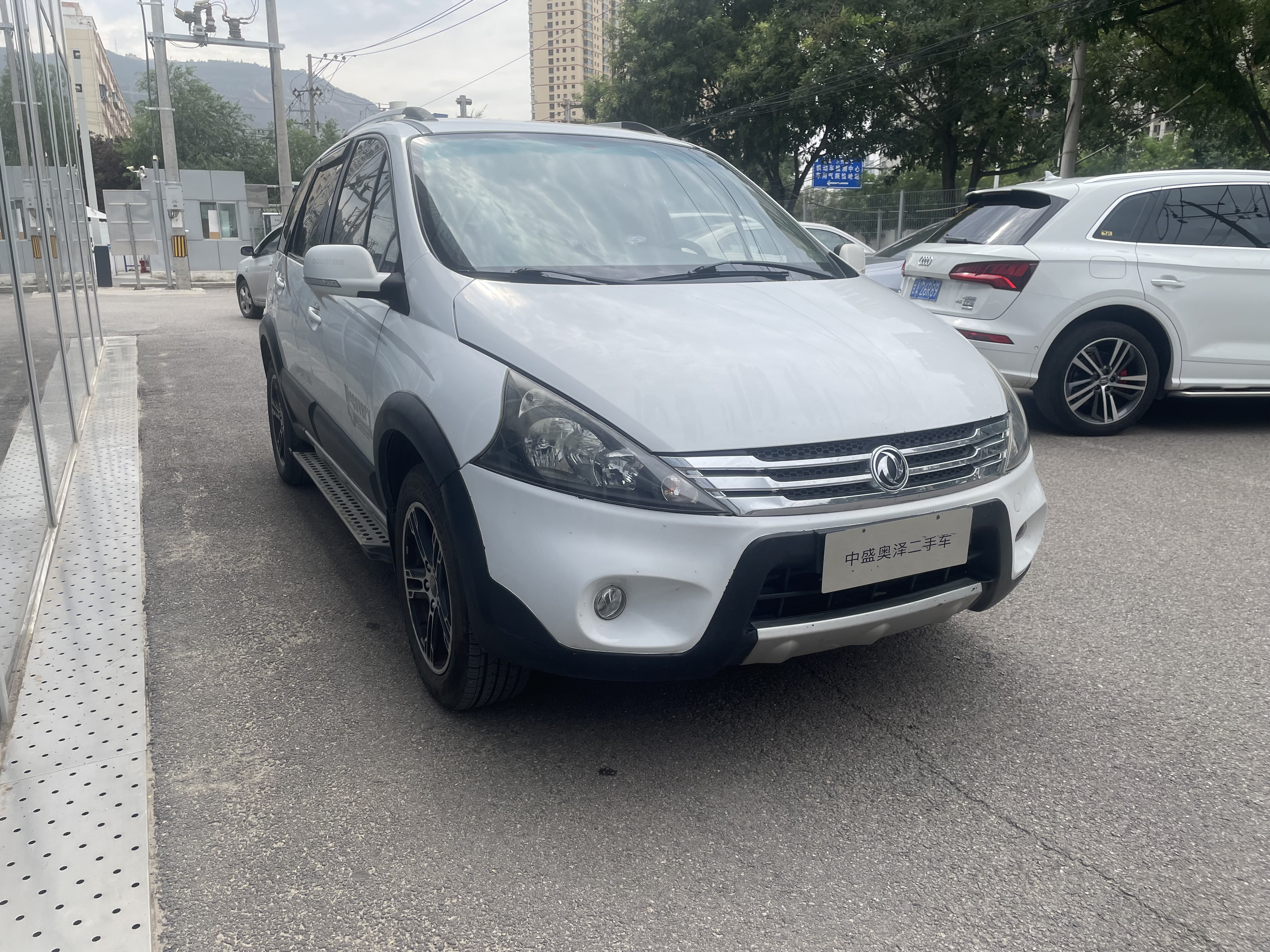 Forthing JOYEAR SUV 2013 car image #4