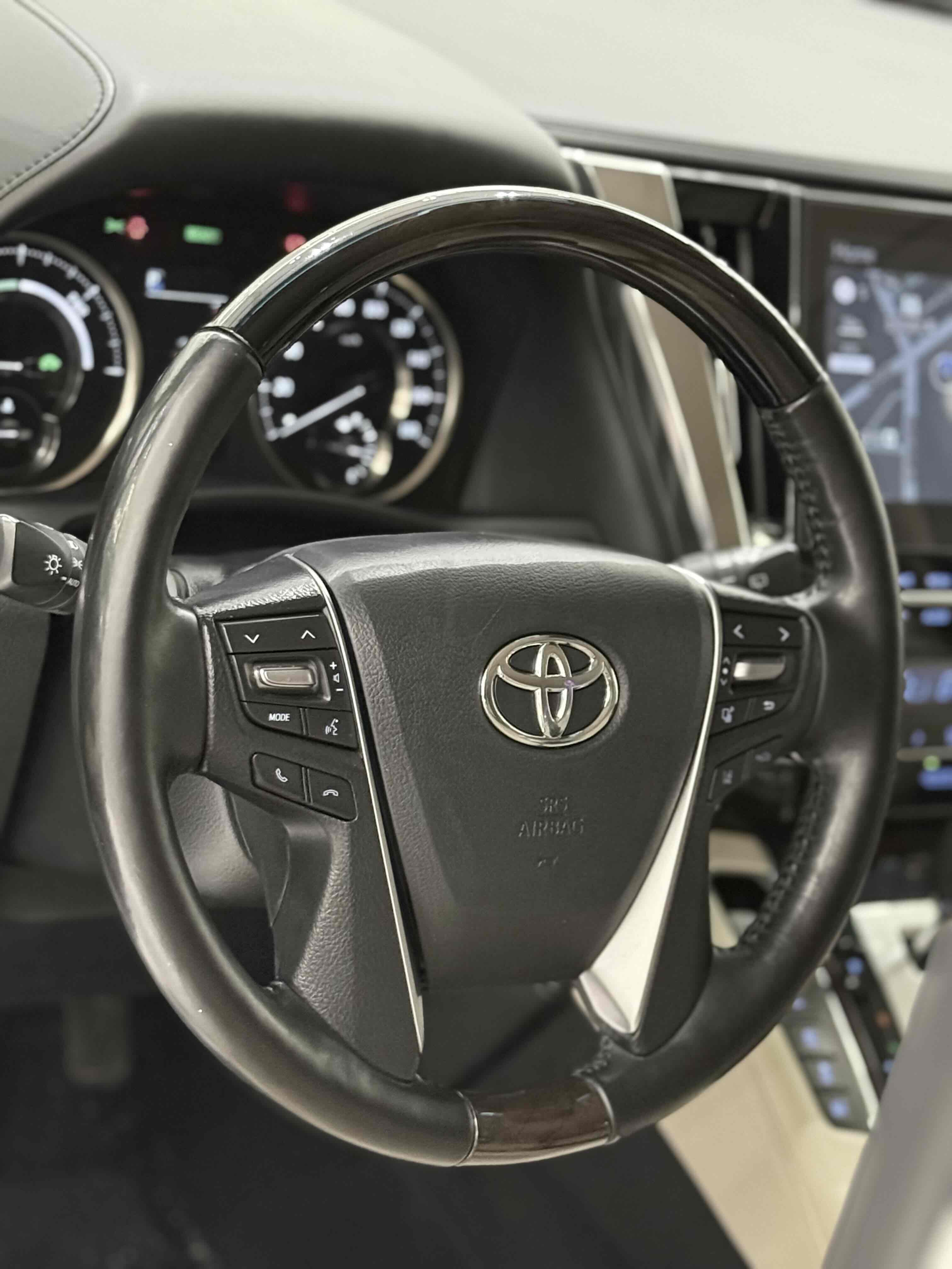 Toyota Alphard 2020 car image #4