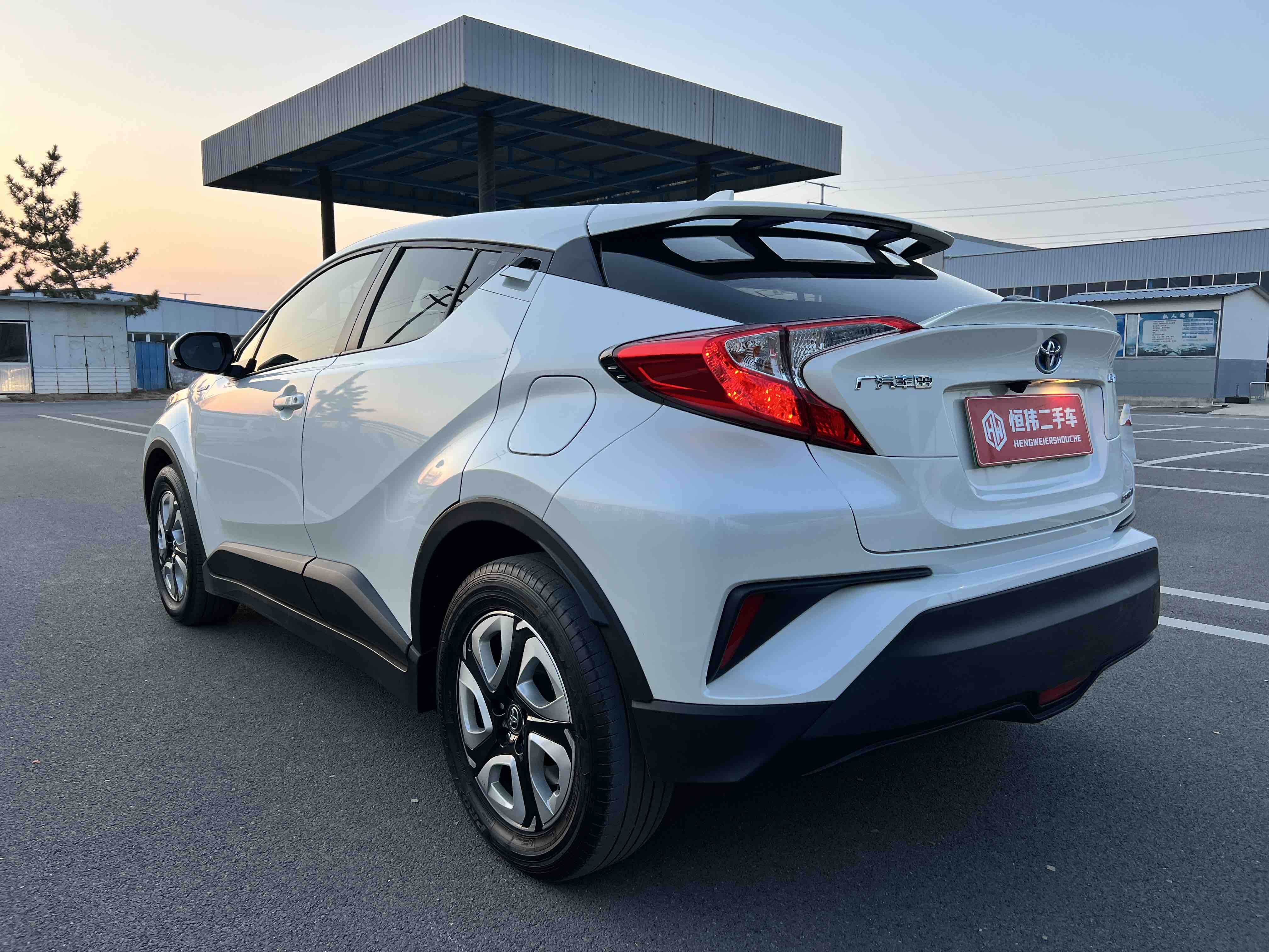 Toyota C-HR EV 2021 car image #4