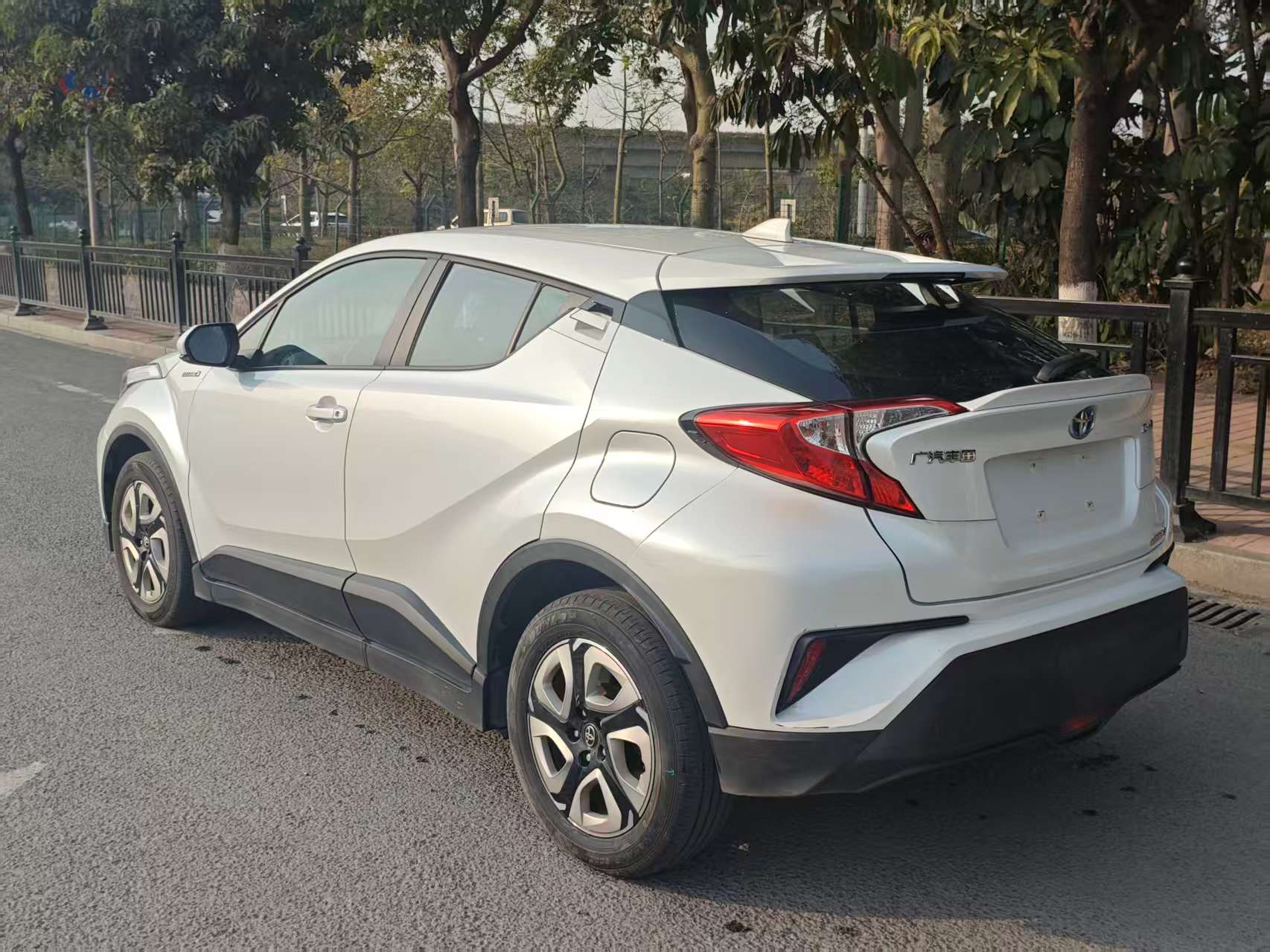 Toyota C-HR EV 2022 immagine di auto #4