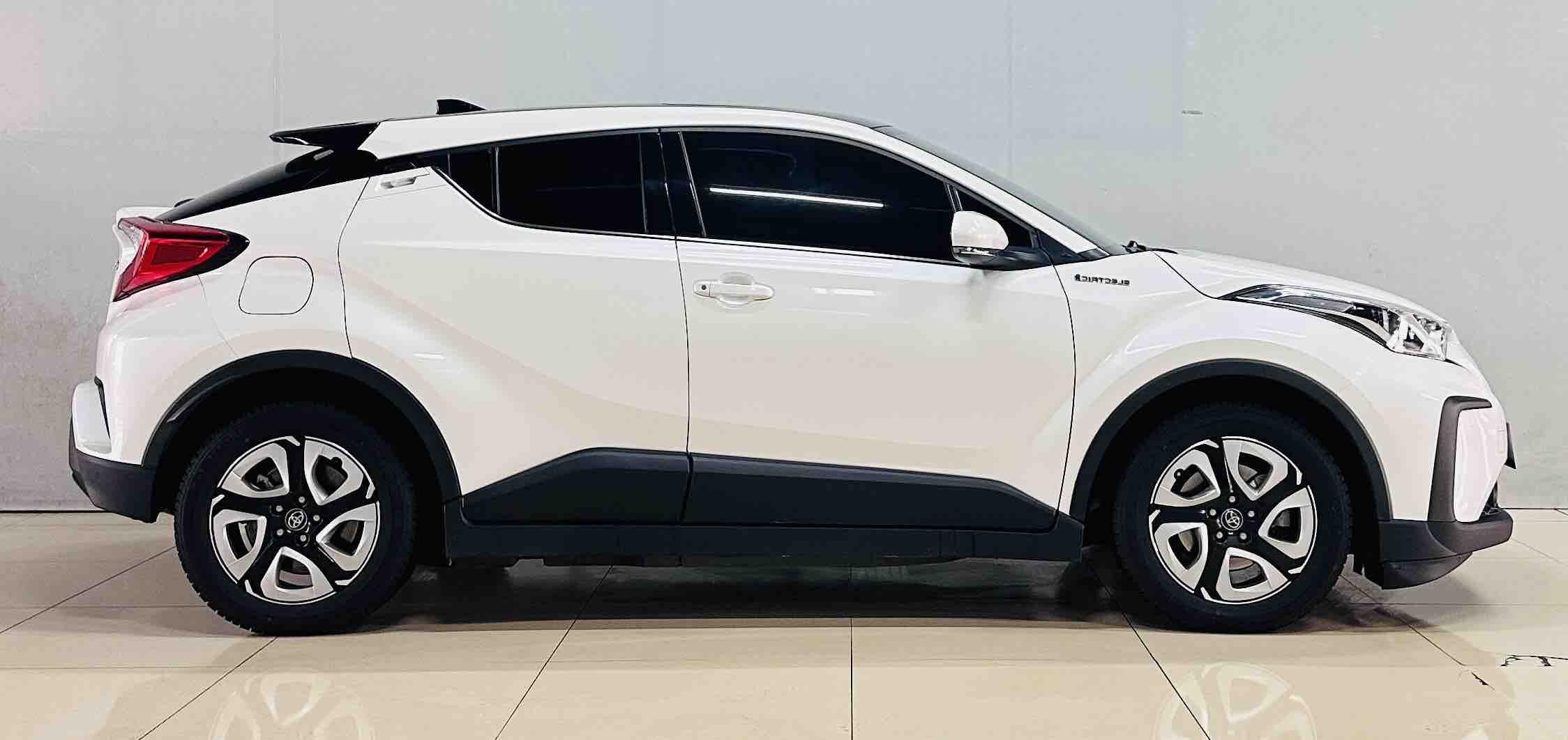 Toyota C-HR EV 2021 immagine di auto #4