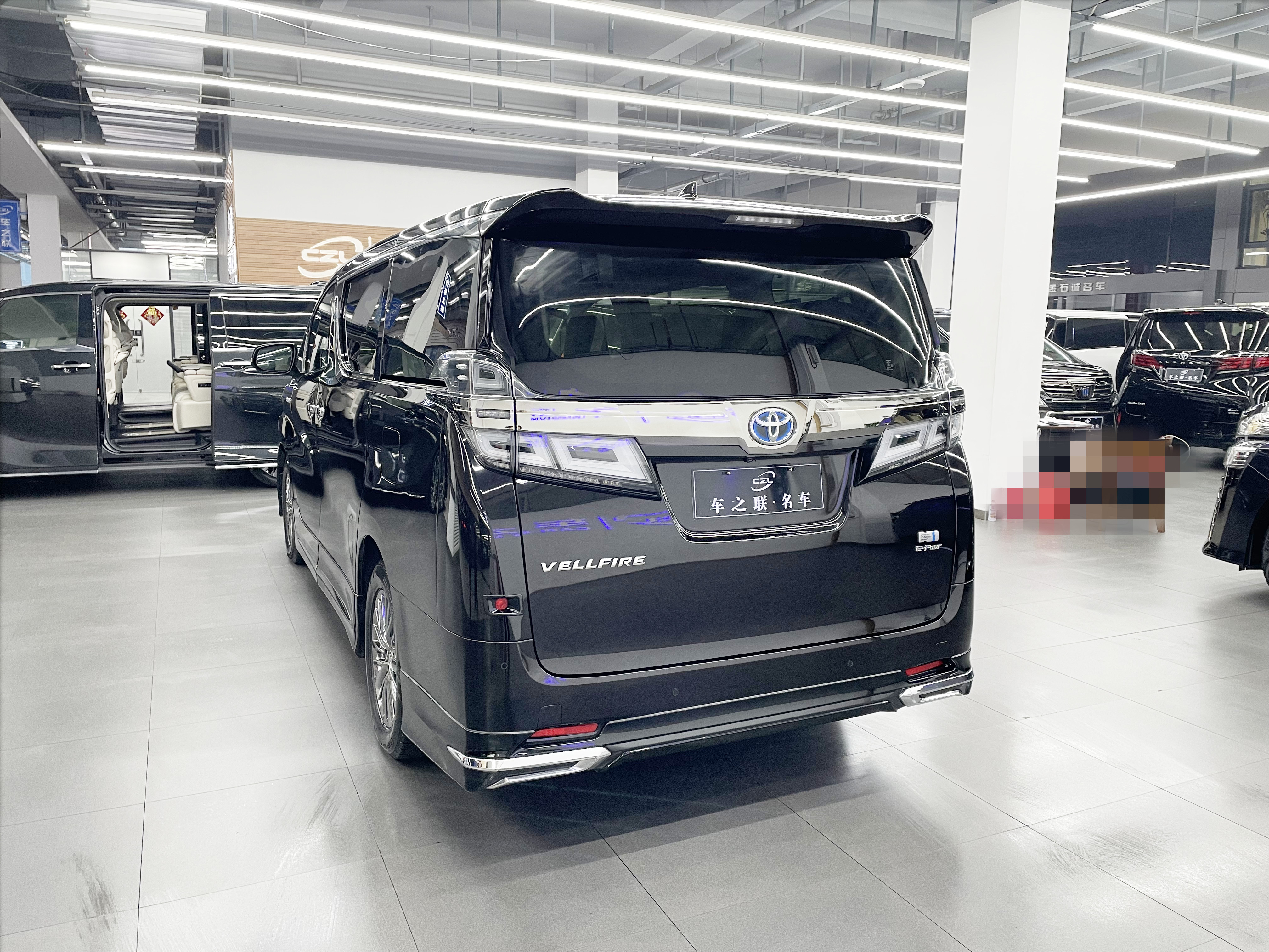 Toyota Vellfire 2020 car image #4