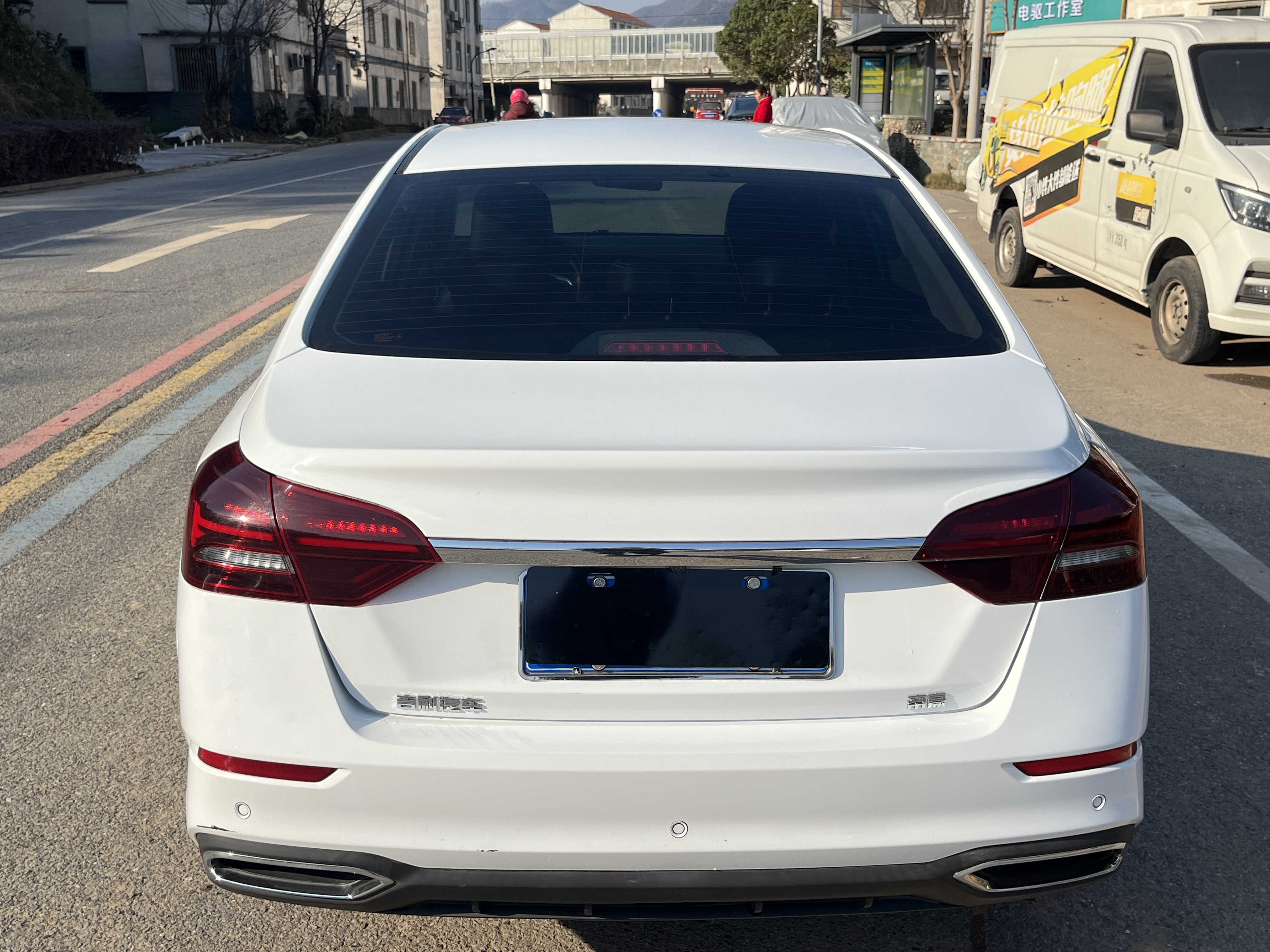 GEELY Emgrand 2021 car image #4