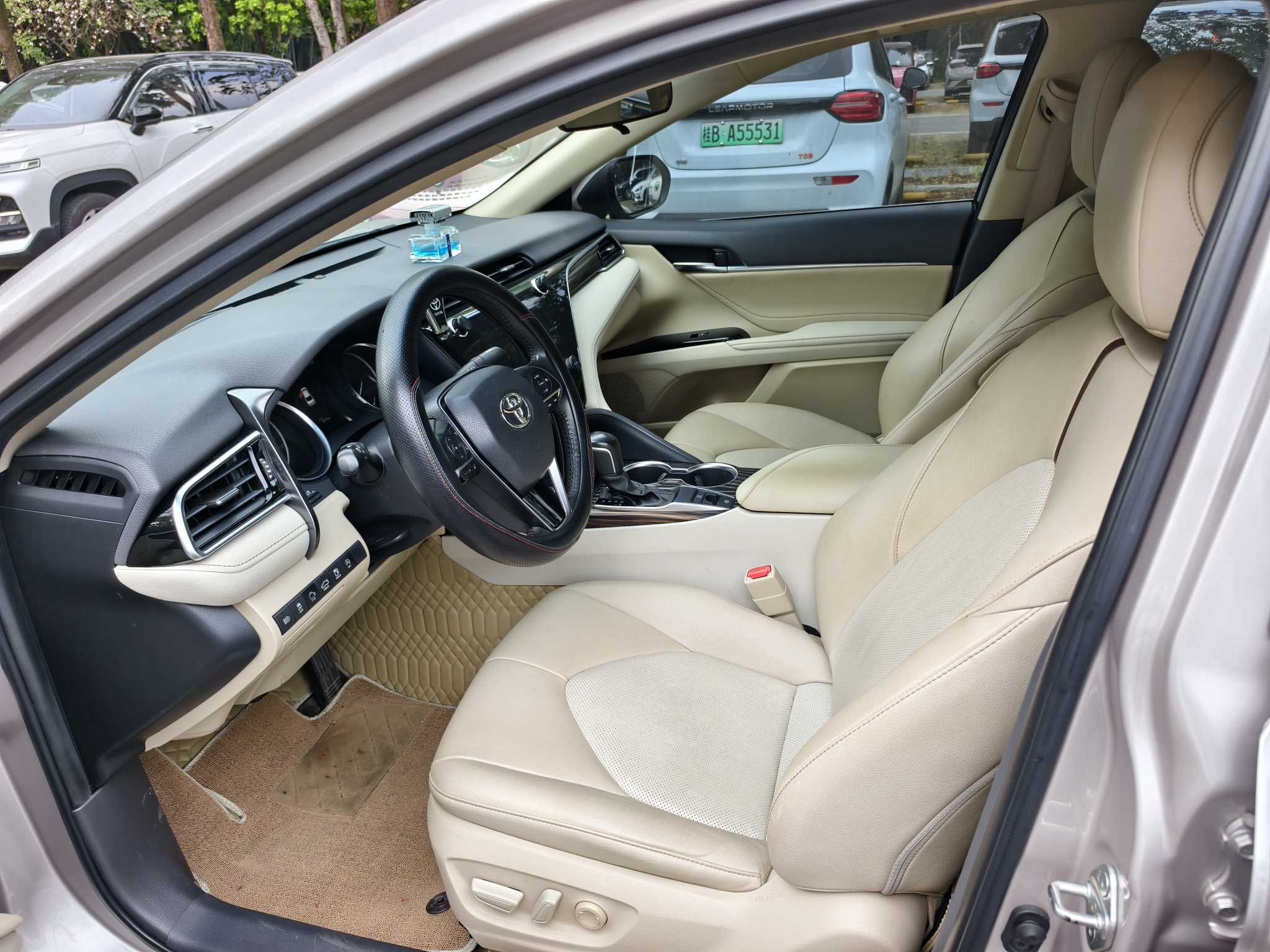 Toyota Camry 2020 car image #4