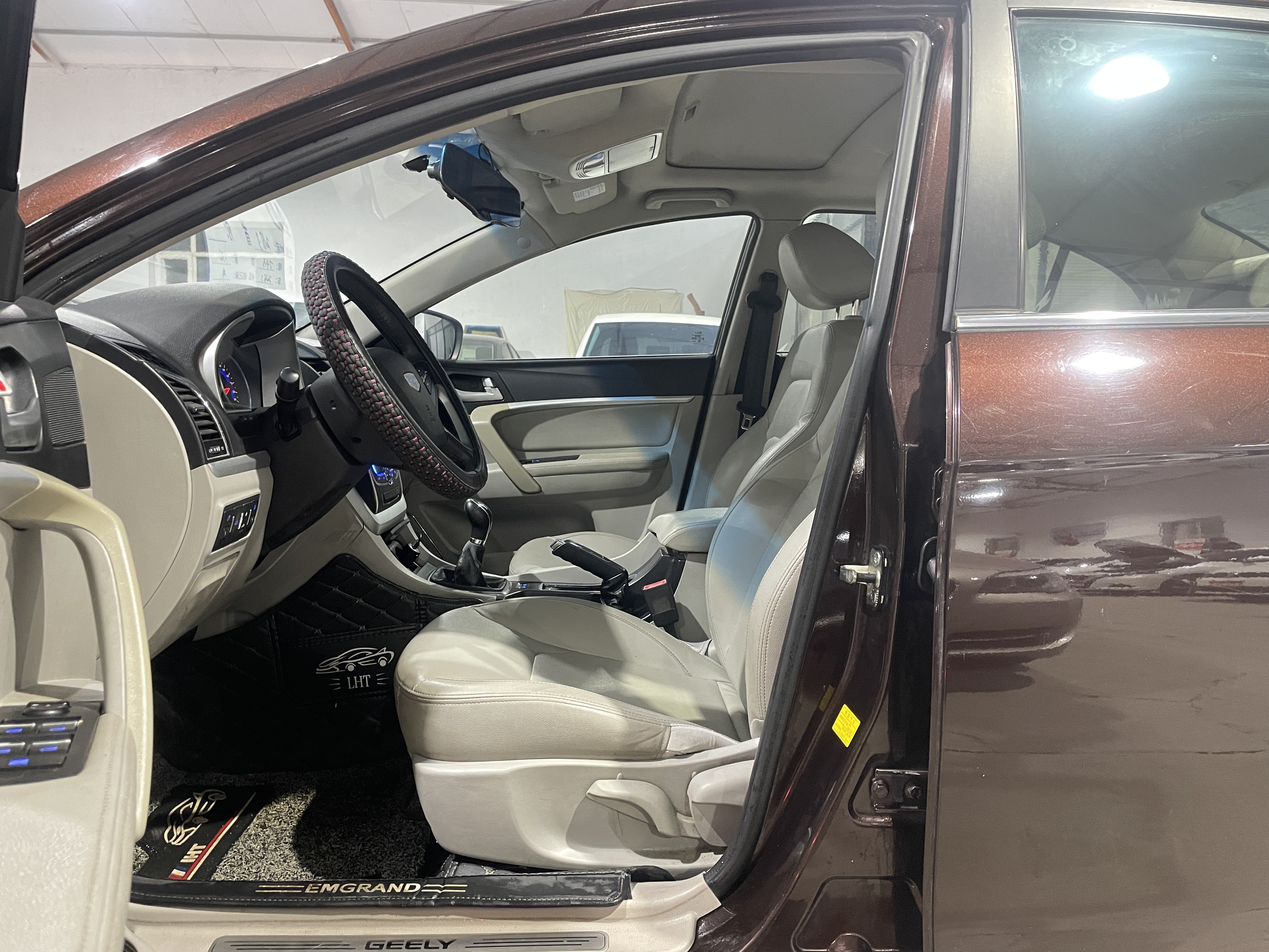 Emgrand 2015 #4 Emgrand 2015 car image #4