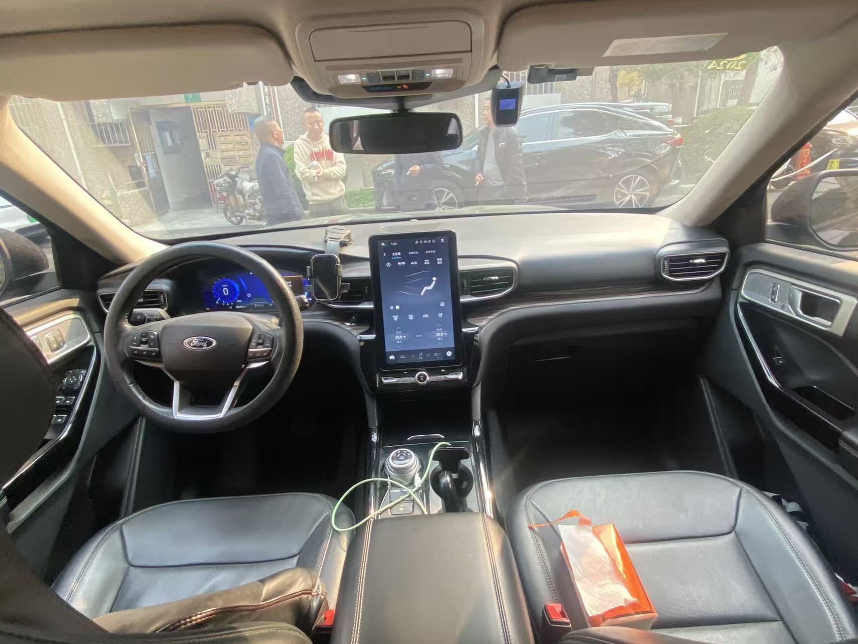 Ford Explorer 2022 #4 Ford Explorer 2022 car image #4