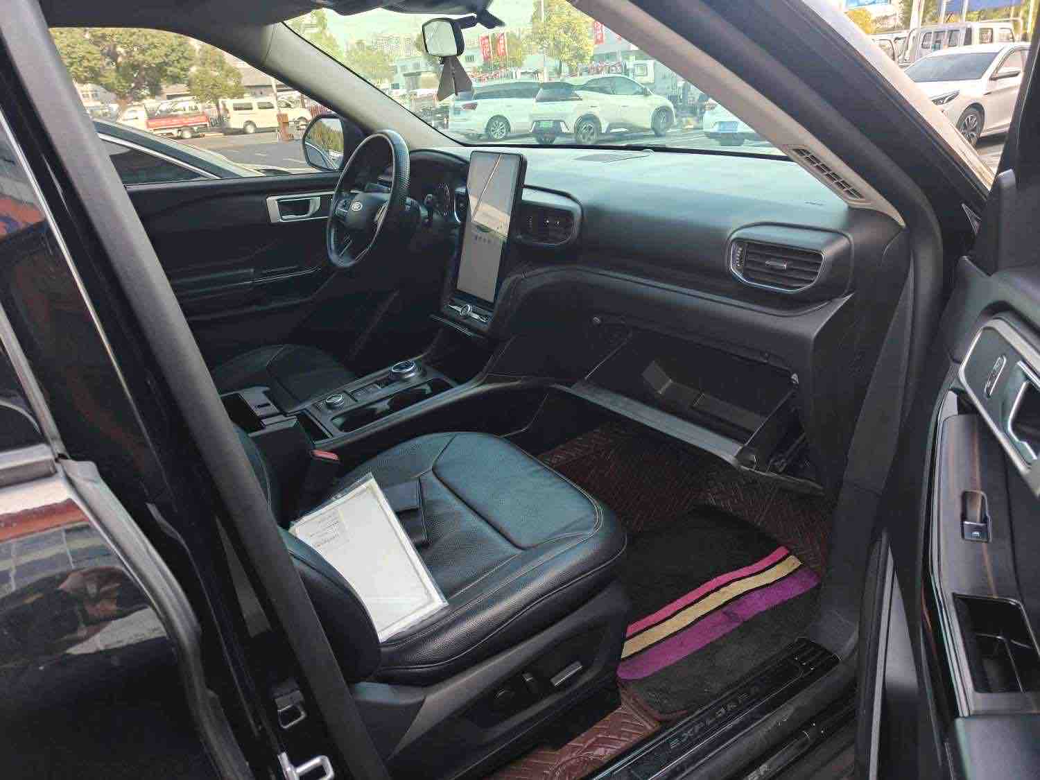 Ford Explorer 2021 car image #4