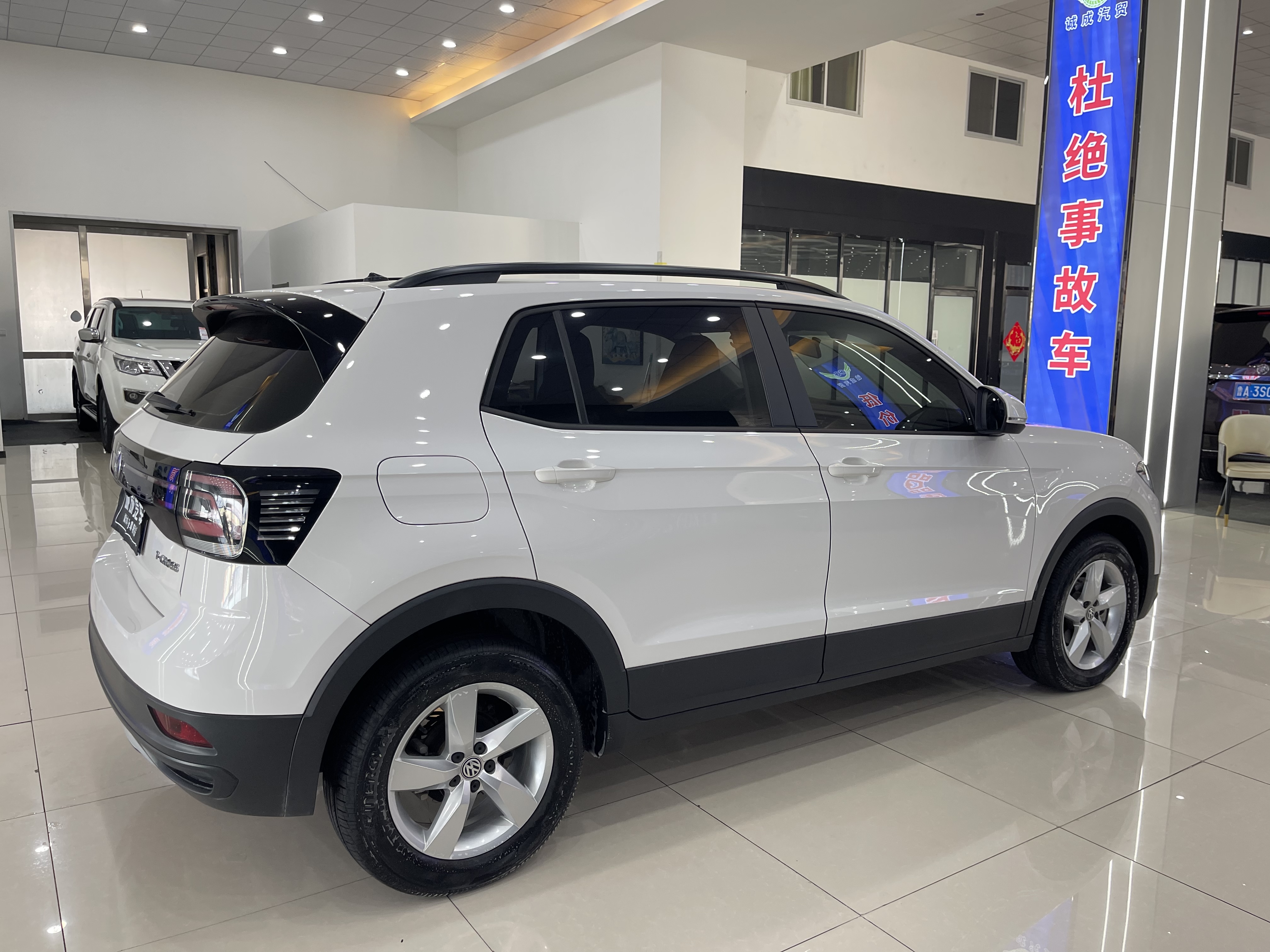 Volkswagen T-Cross 2021 #4 Volkswagen T-Cross 2021 car image #4