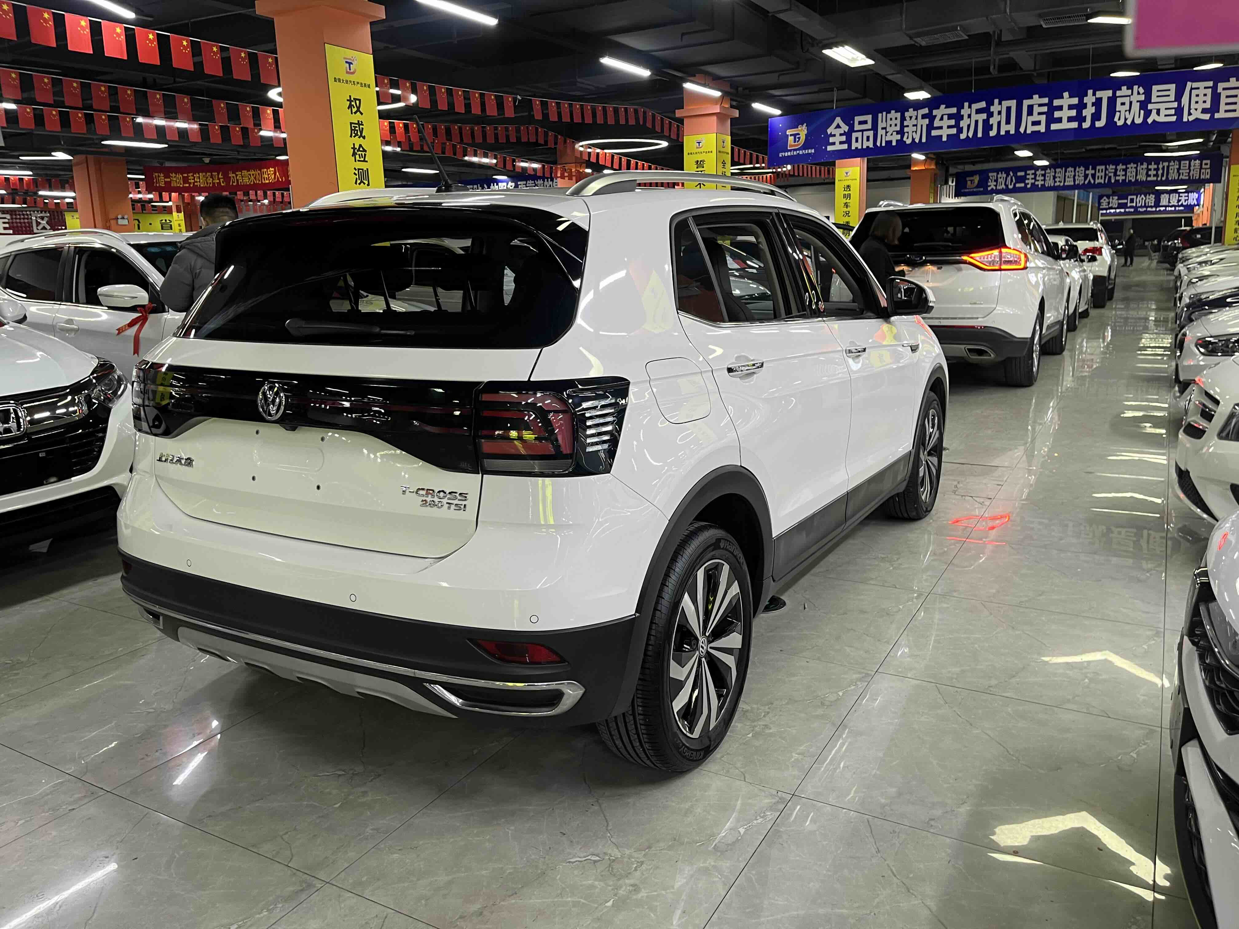 Volkswagen T-Cross 2020 #4 Volkswagen T-Cross 2020 car image #4