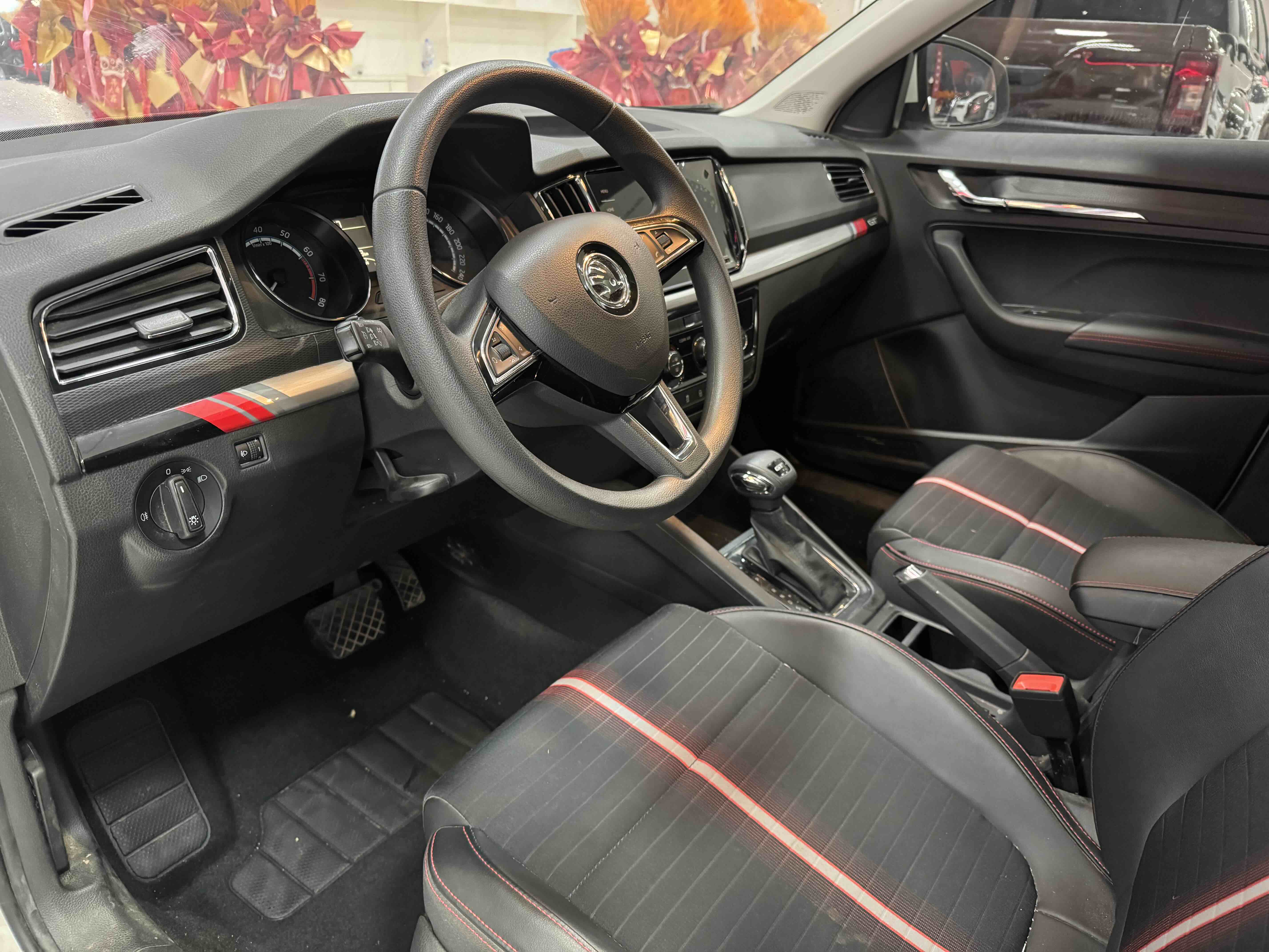 Skoda Kamiq 2021 #4 Skoda Kamiq 2021 car image #4