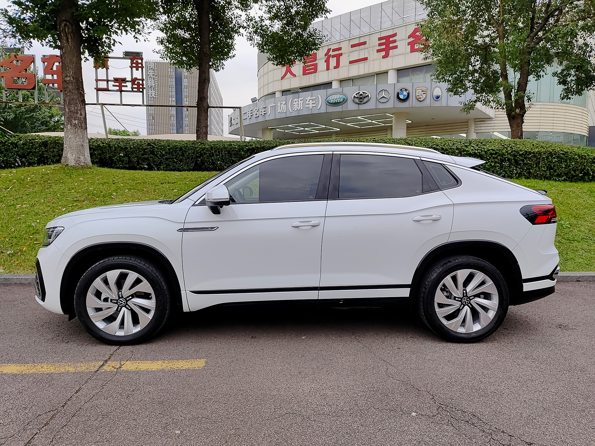 Volkswagen Tayron X 2022 car image #4