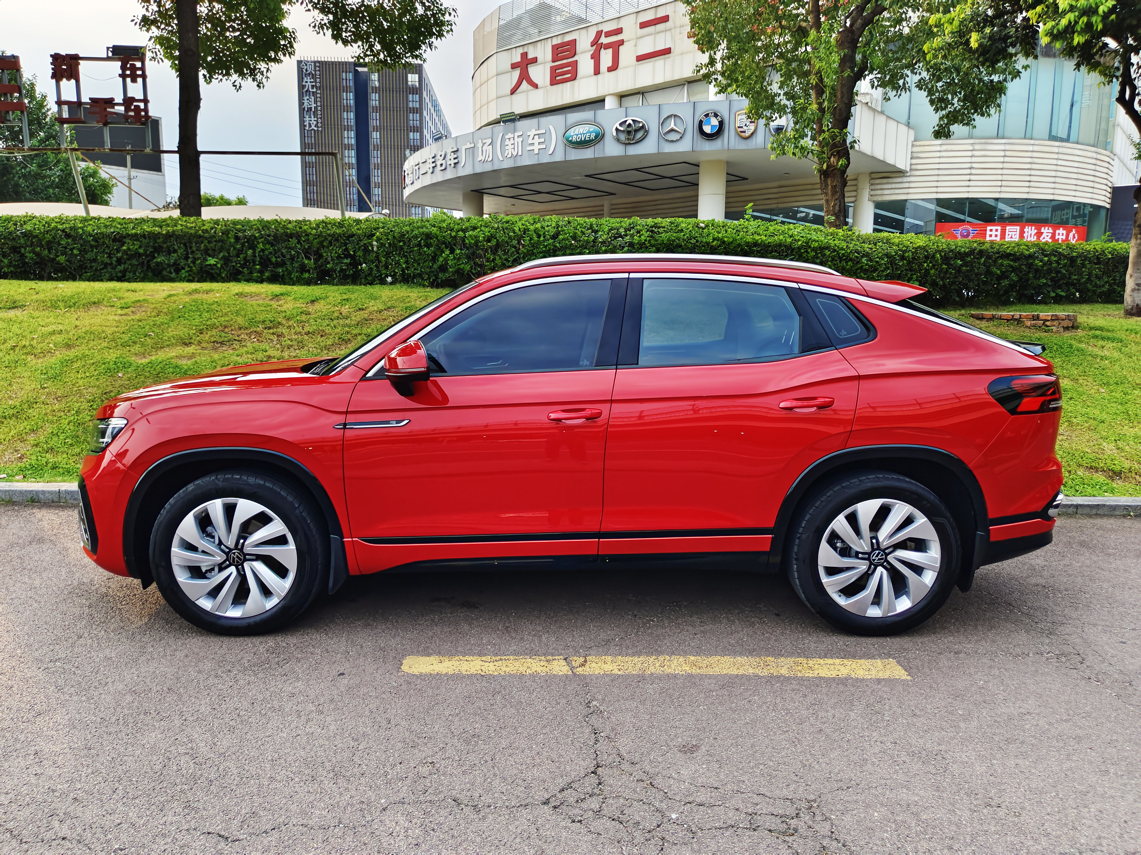 Volkswagen Tayron X 2022 car image #4