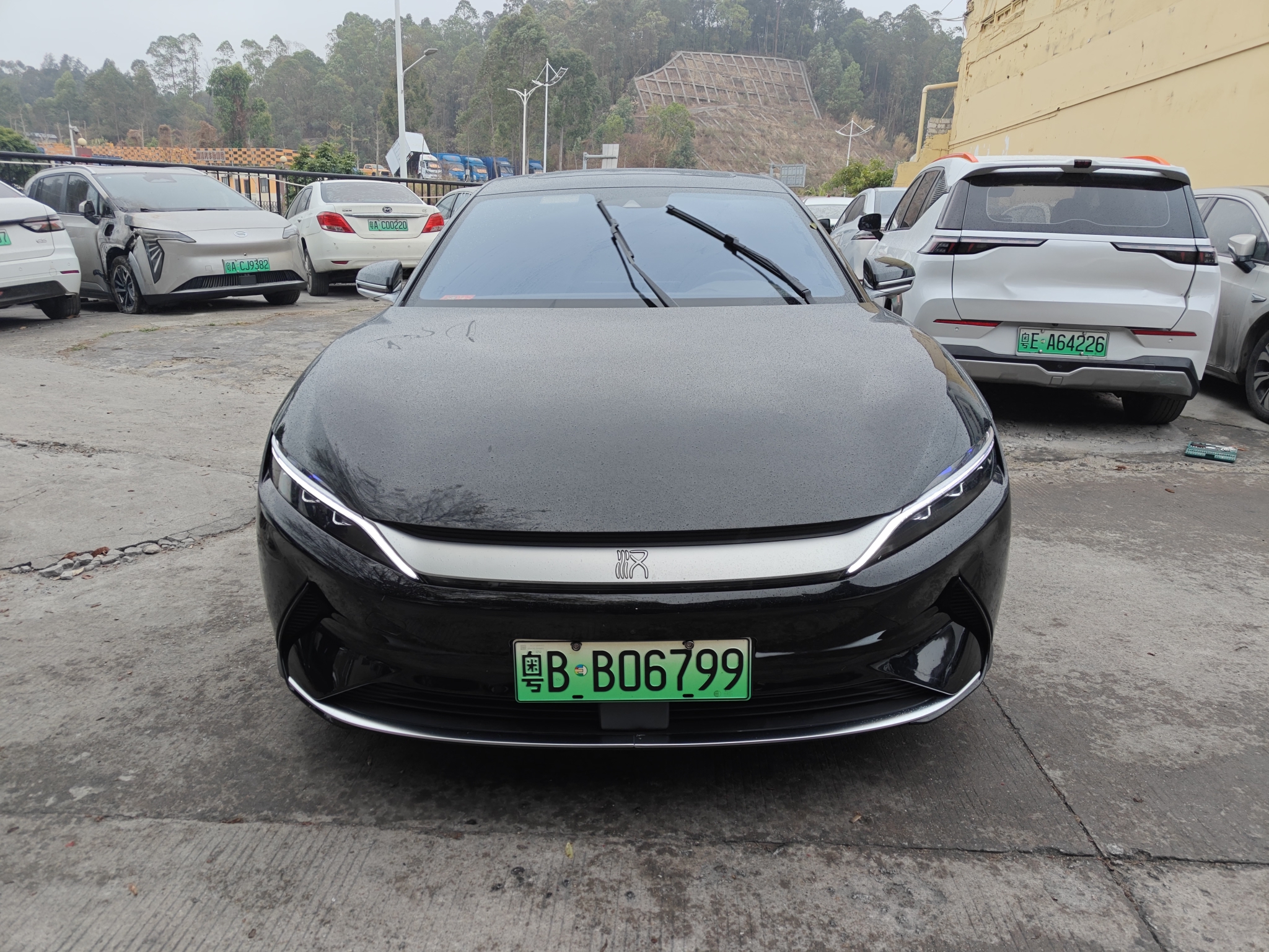 BYD Han 2023 #4 BYD Han 2023 car image #4