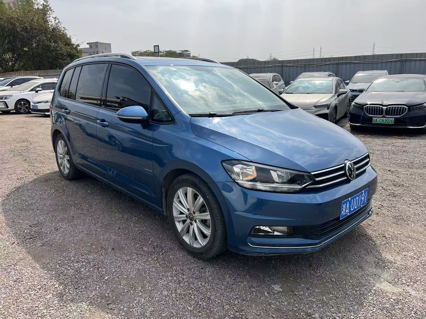 Volkswagen Touran 2022 immagine di auto #4