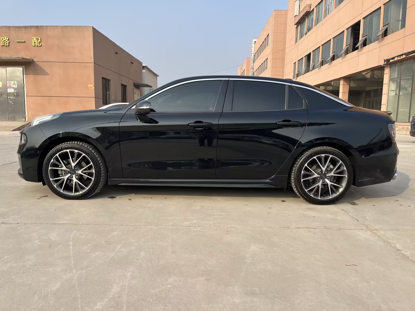 Lynk & Co 03 2020 car image #4