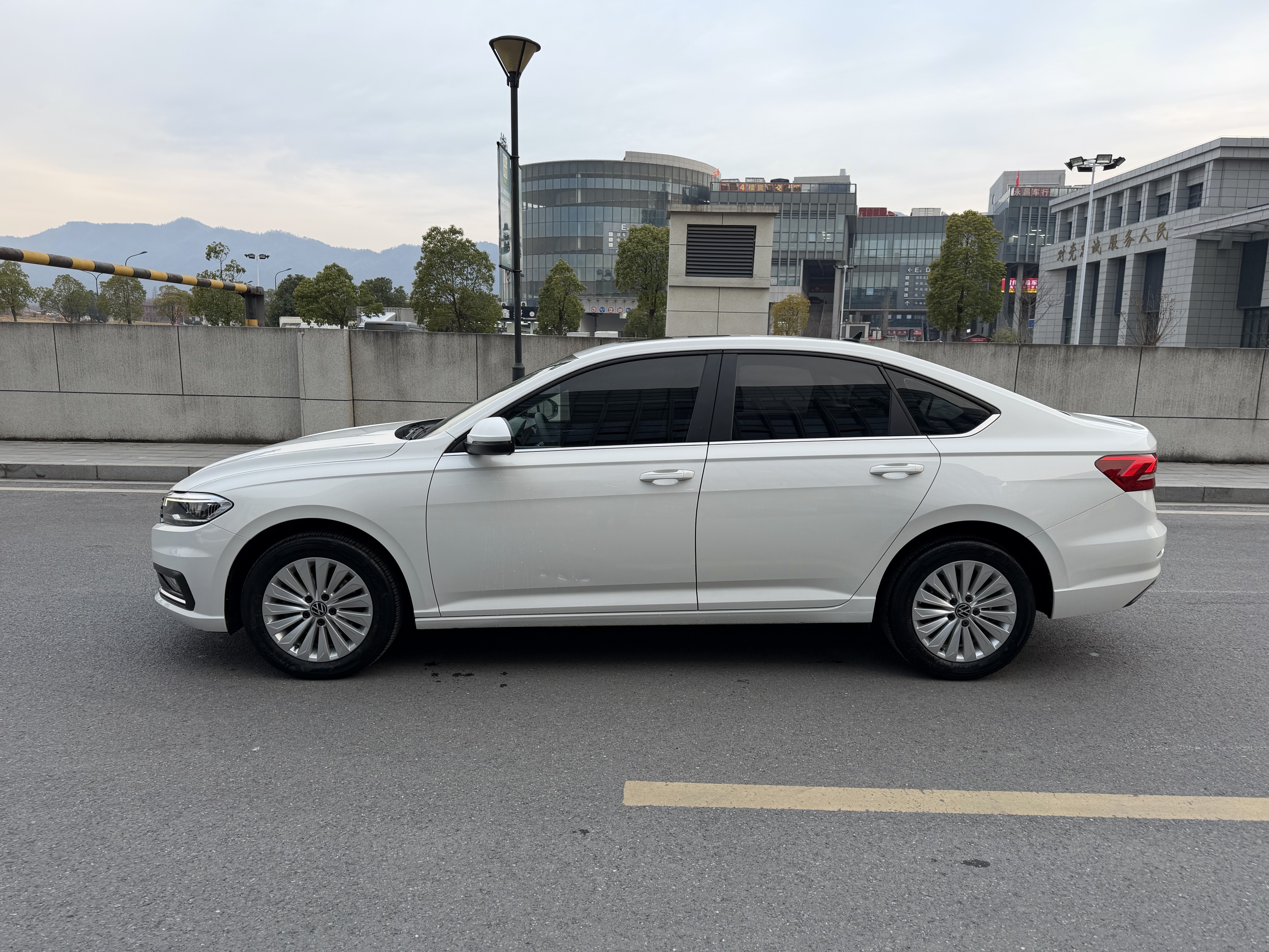 Volkswagen Lavida 2021 car image #4