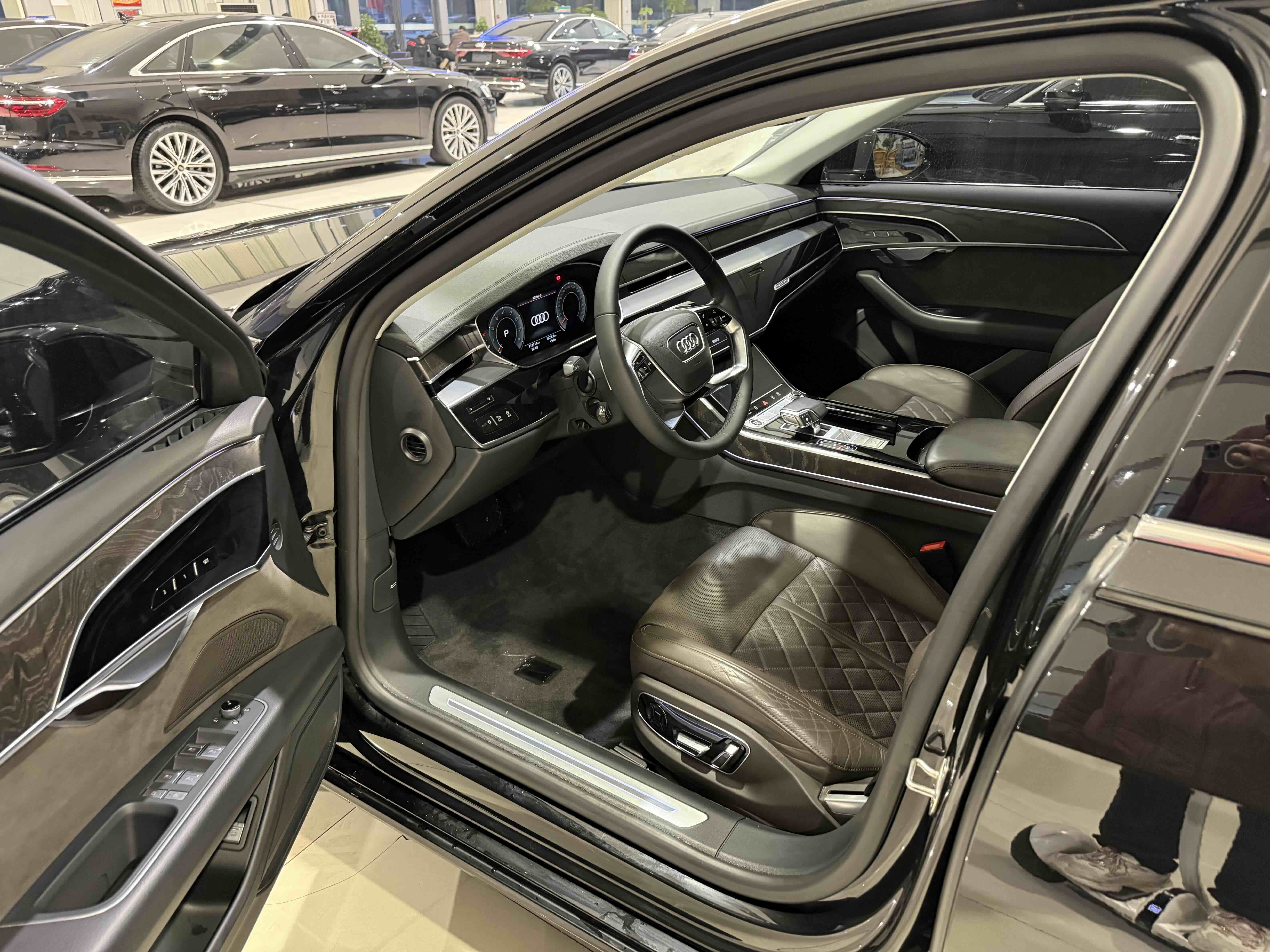 Audi A8 2021 car image #4