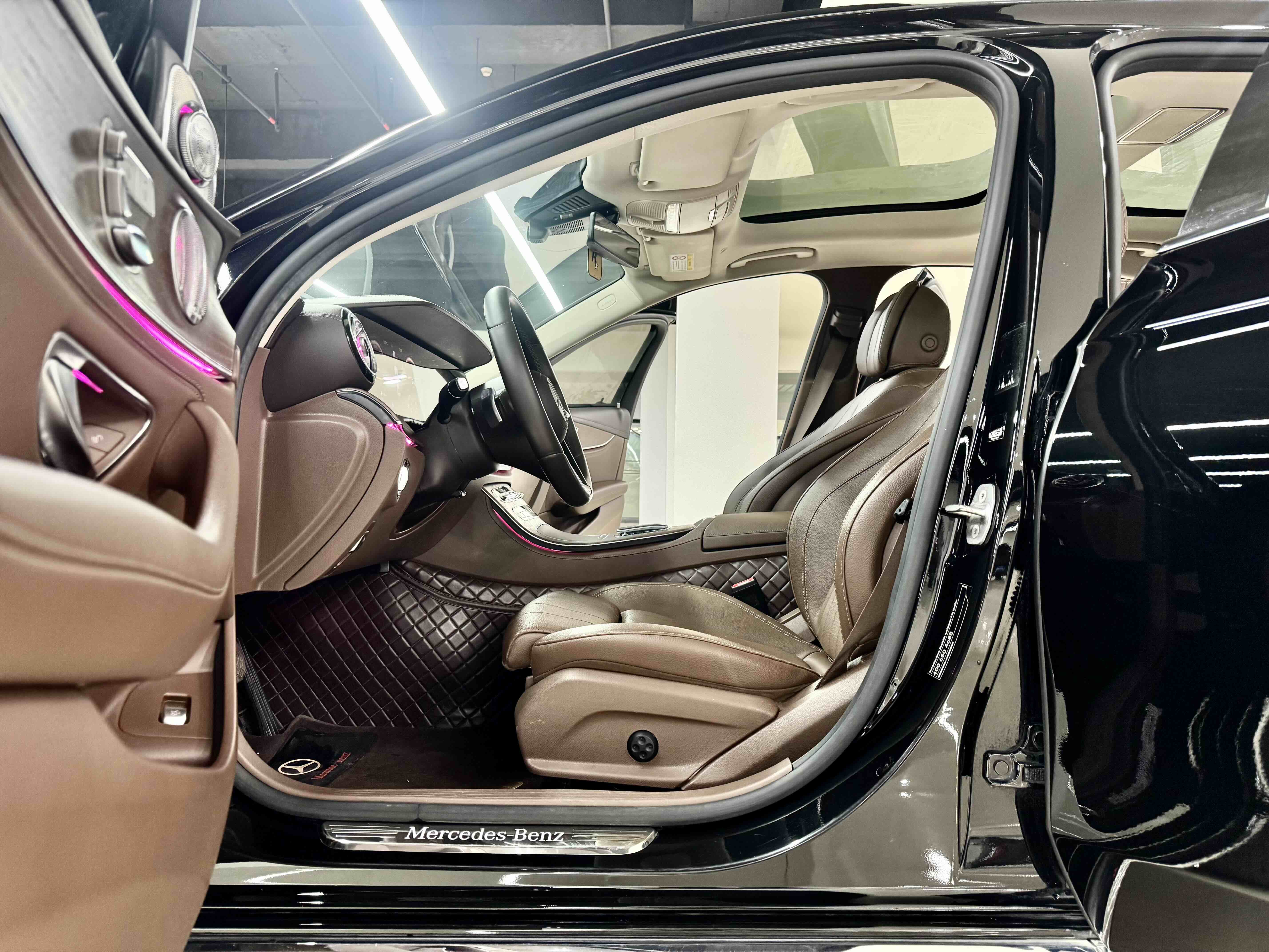 Mercedes-Benz E Class 2022 car image #4