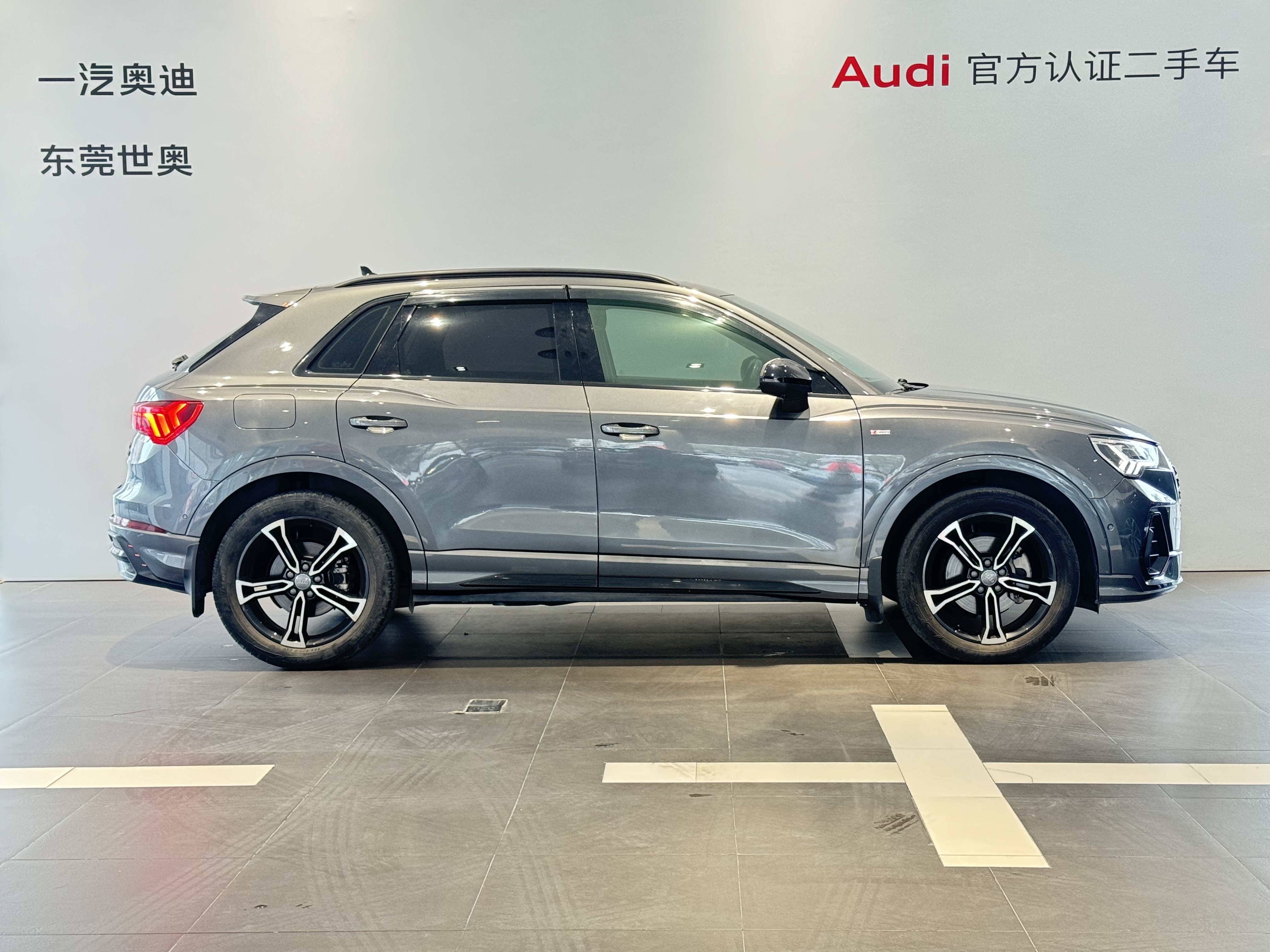 Audi Q3 2021 car image #4