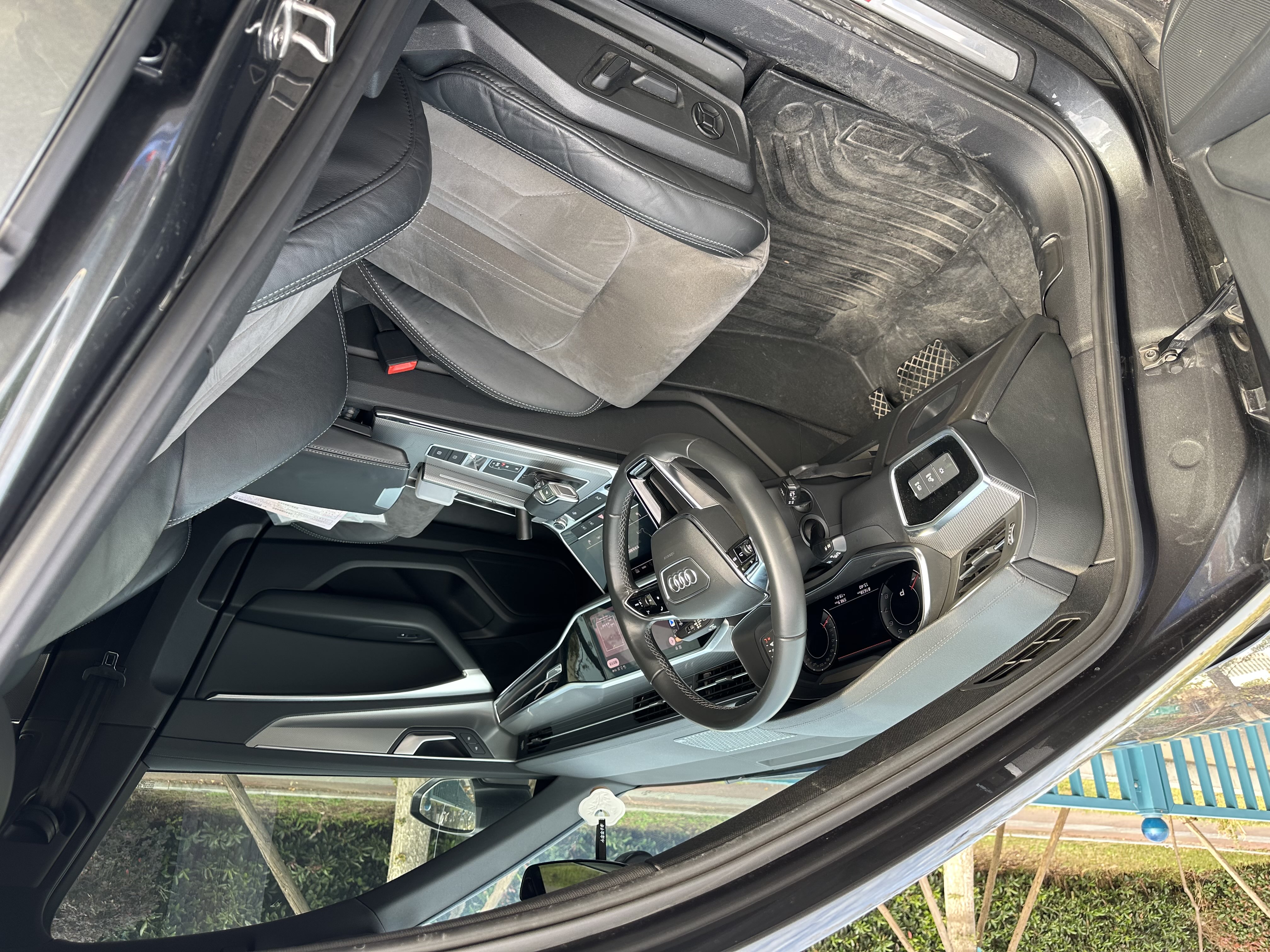 Audi A6L e-tron 2021 صورة سيارة #4