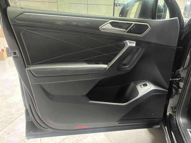 Volkswagen Tiguan L 2021 #4 Volkswagen Tiguan L 2021 car image #4