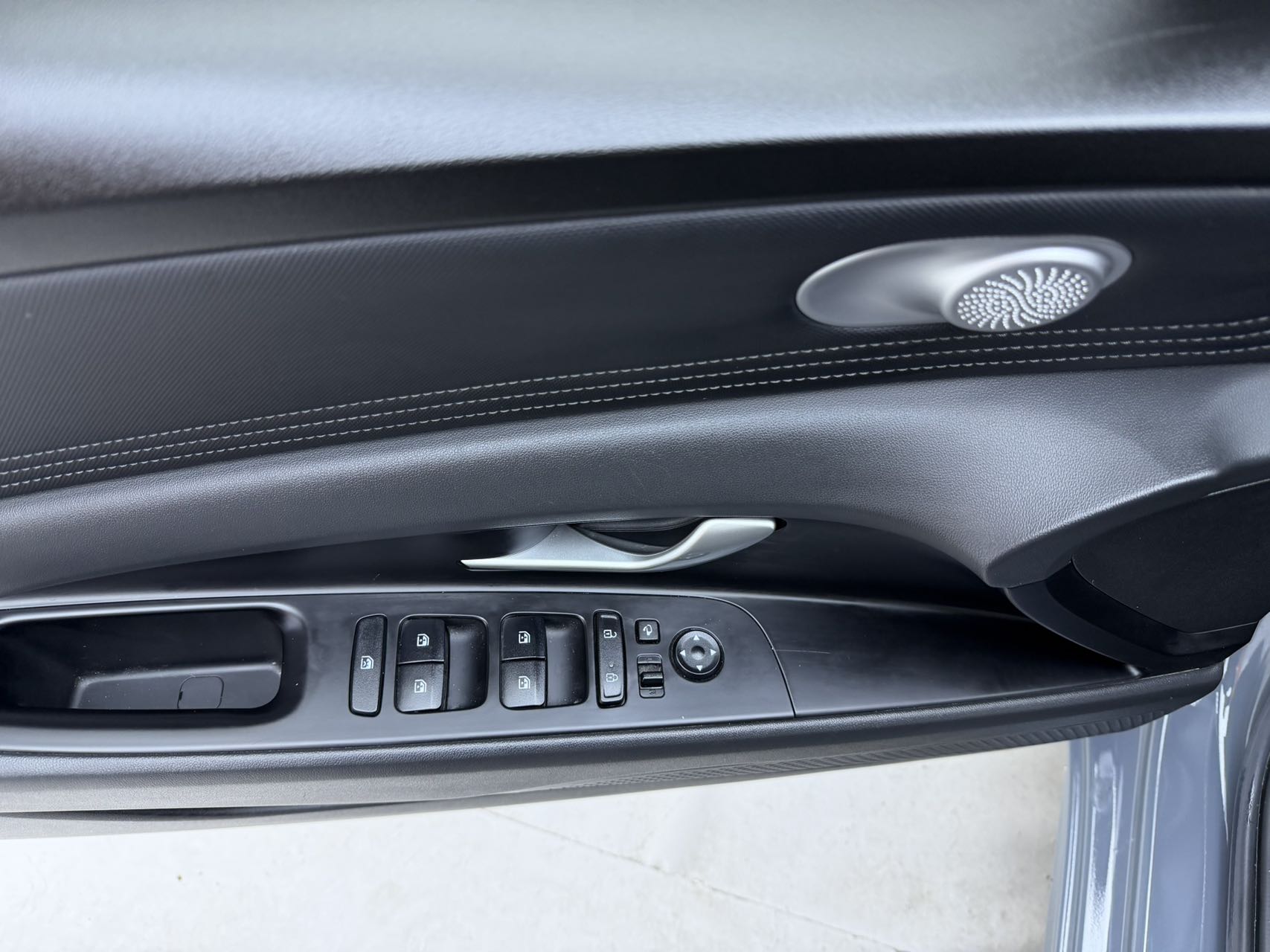 Hyundai Elantra 2022 car image #4