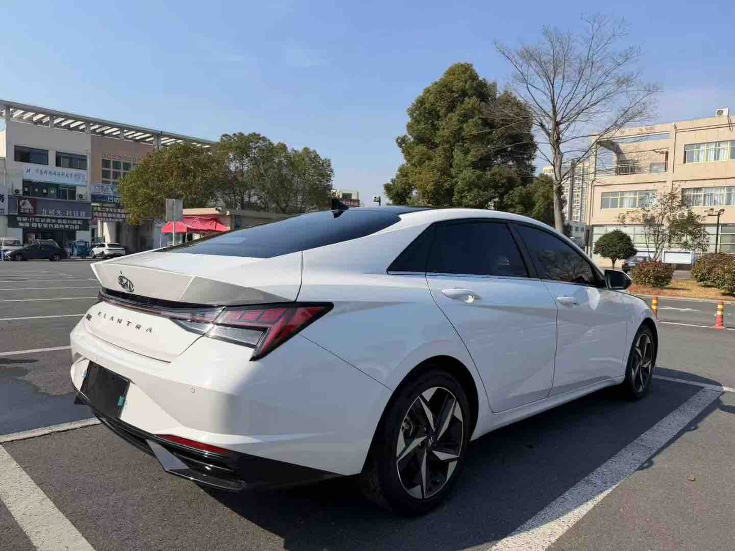 Hyundai Elantra 2023 car image #4