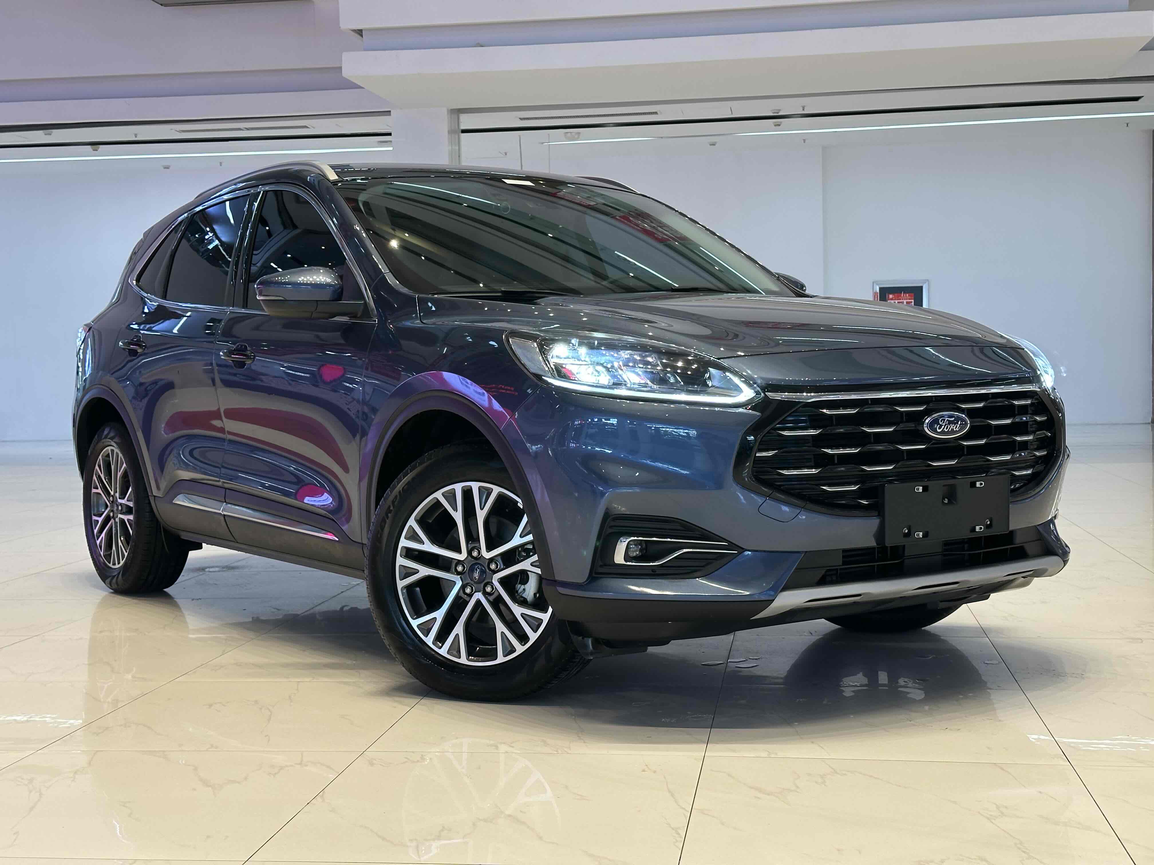 Ford Escape (Imported) 2022 car image #4