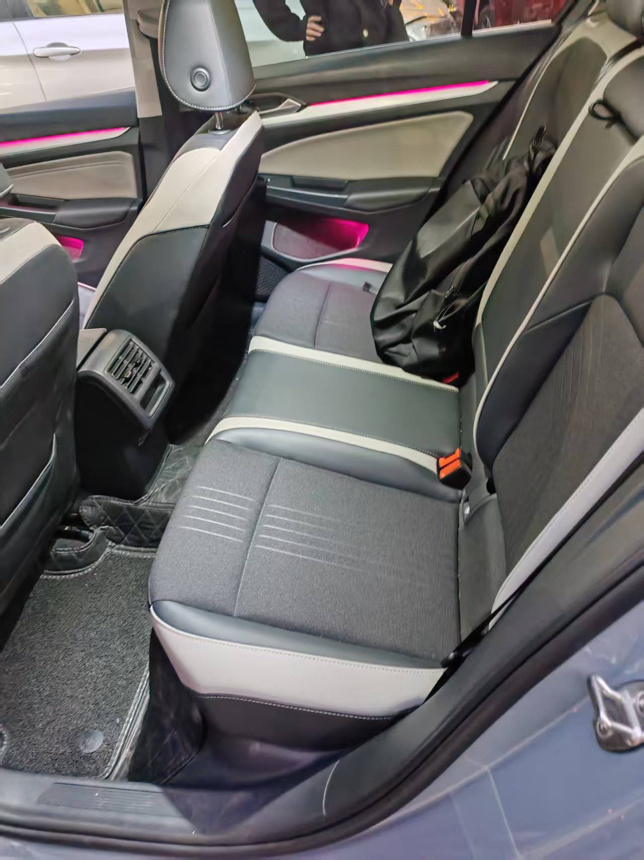 Volkswagen Golf 2023 image de voiture #4