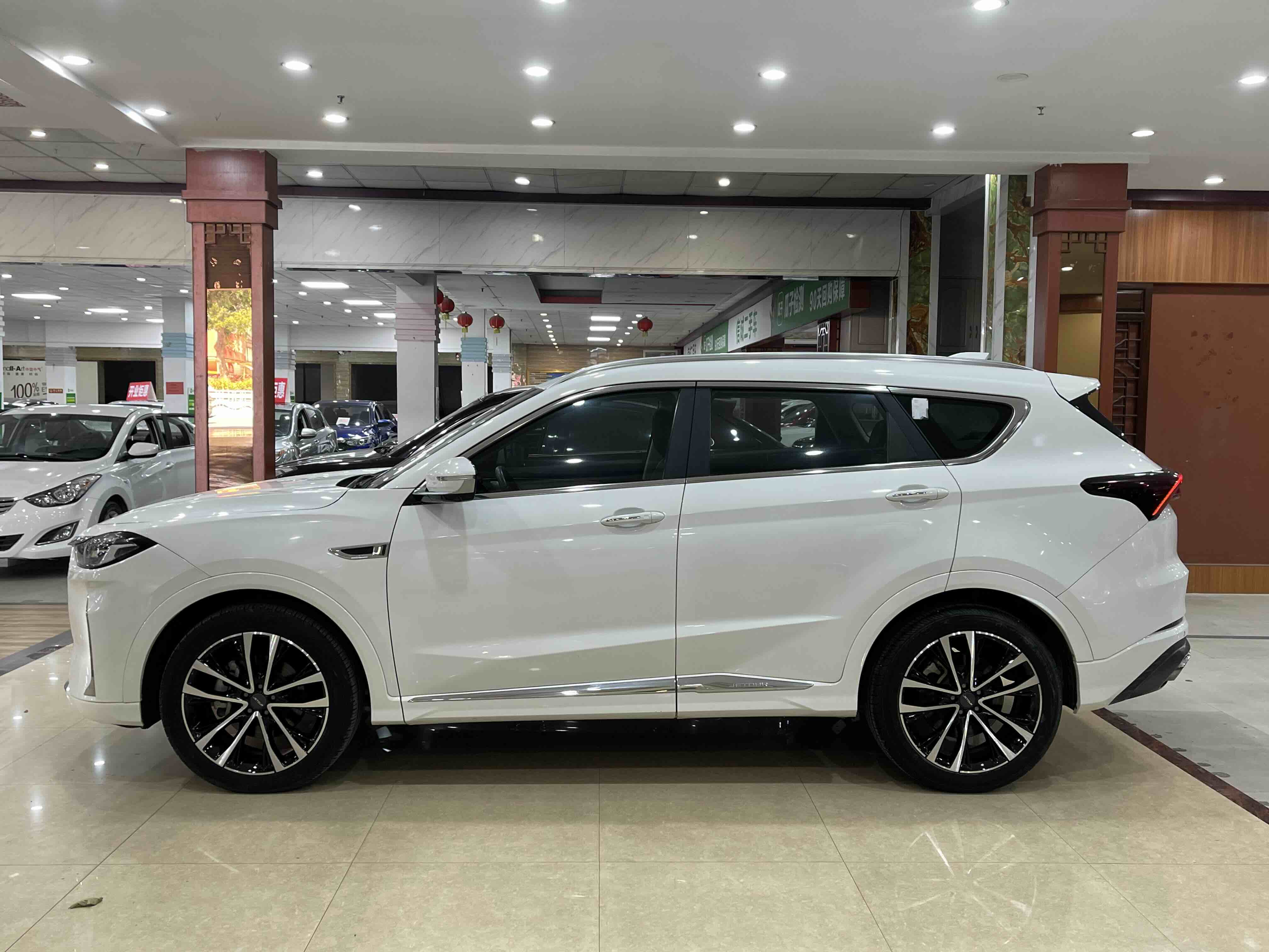 Jetour X70 PLUS 2021 #4 Jetour X70 PLUS 2021 car image #4