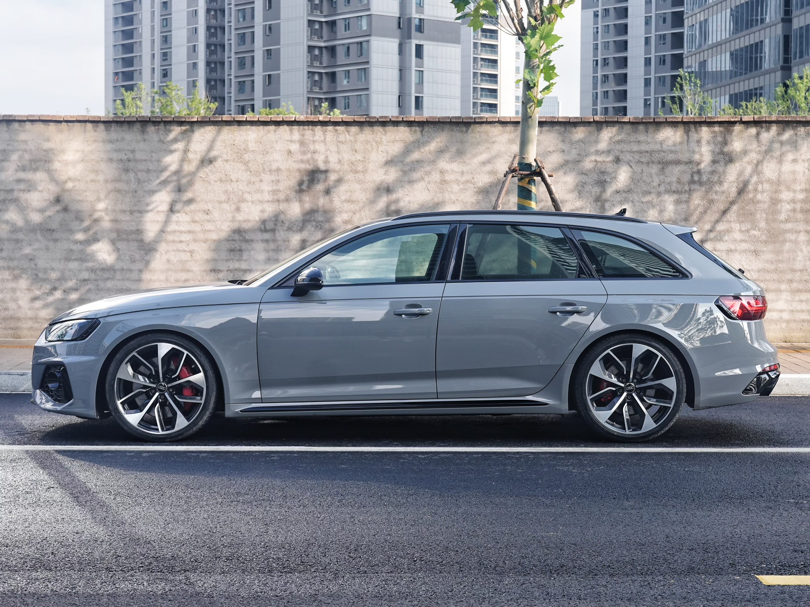 Audi RS 4 2021 #4 Audi RS 4 2021 car image #4