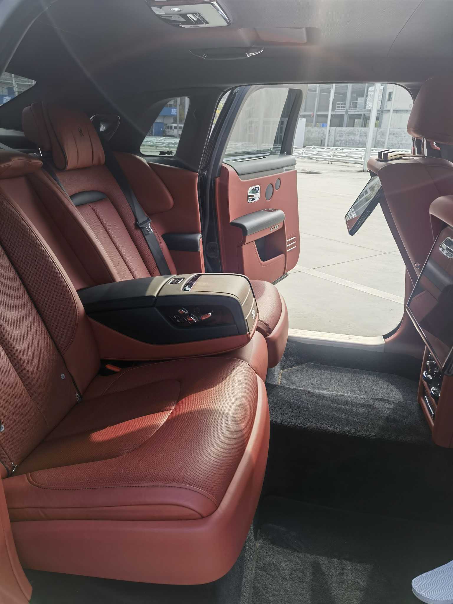 劳斯莱斯 古思特 2021 汽车图片 #4