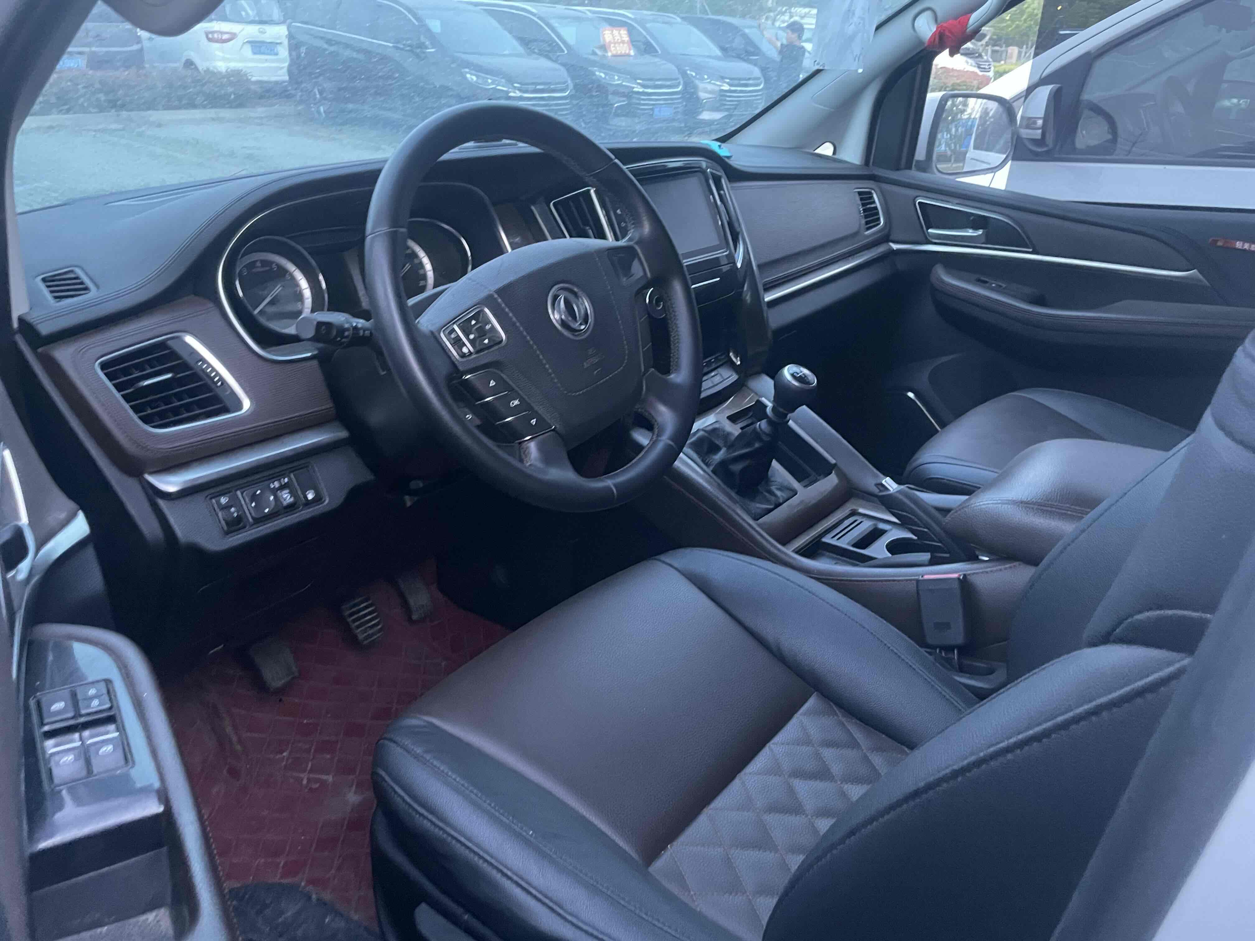 Forthing M7 2021 #4 Forthing M7 2021 صورة سيارة #4