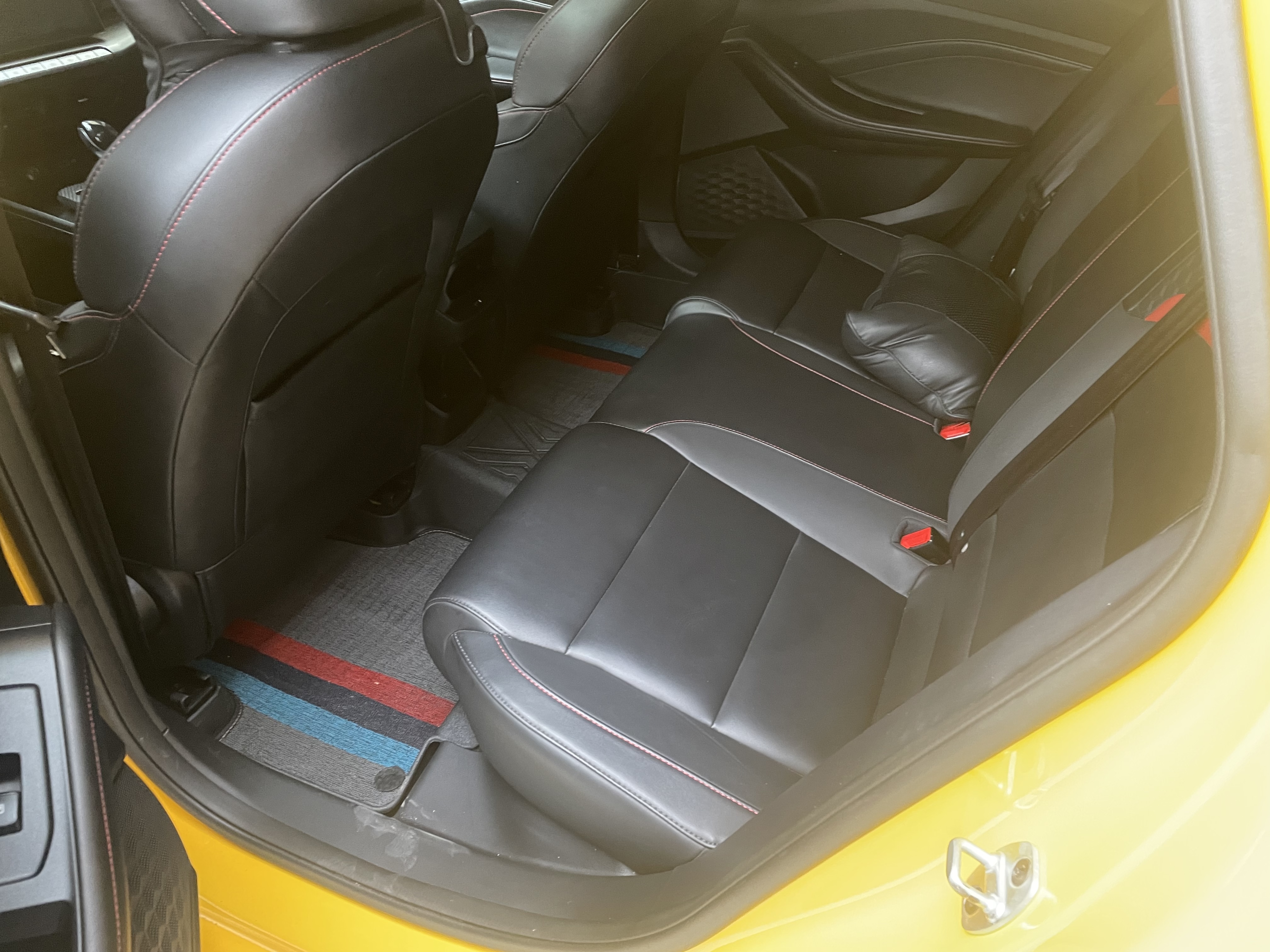 5 2022 car image #4