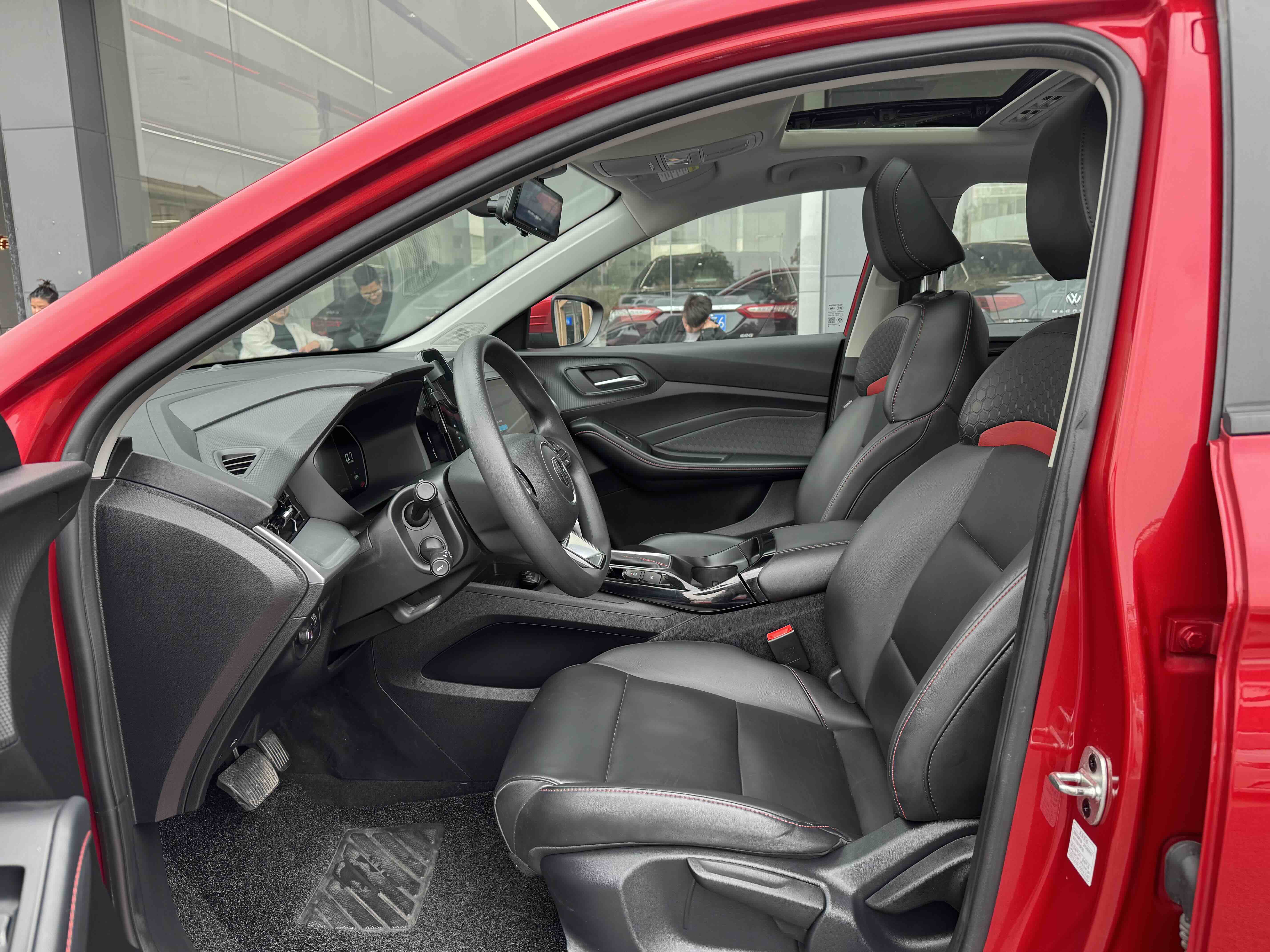 5 2022 immagine di auto #4
