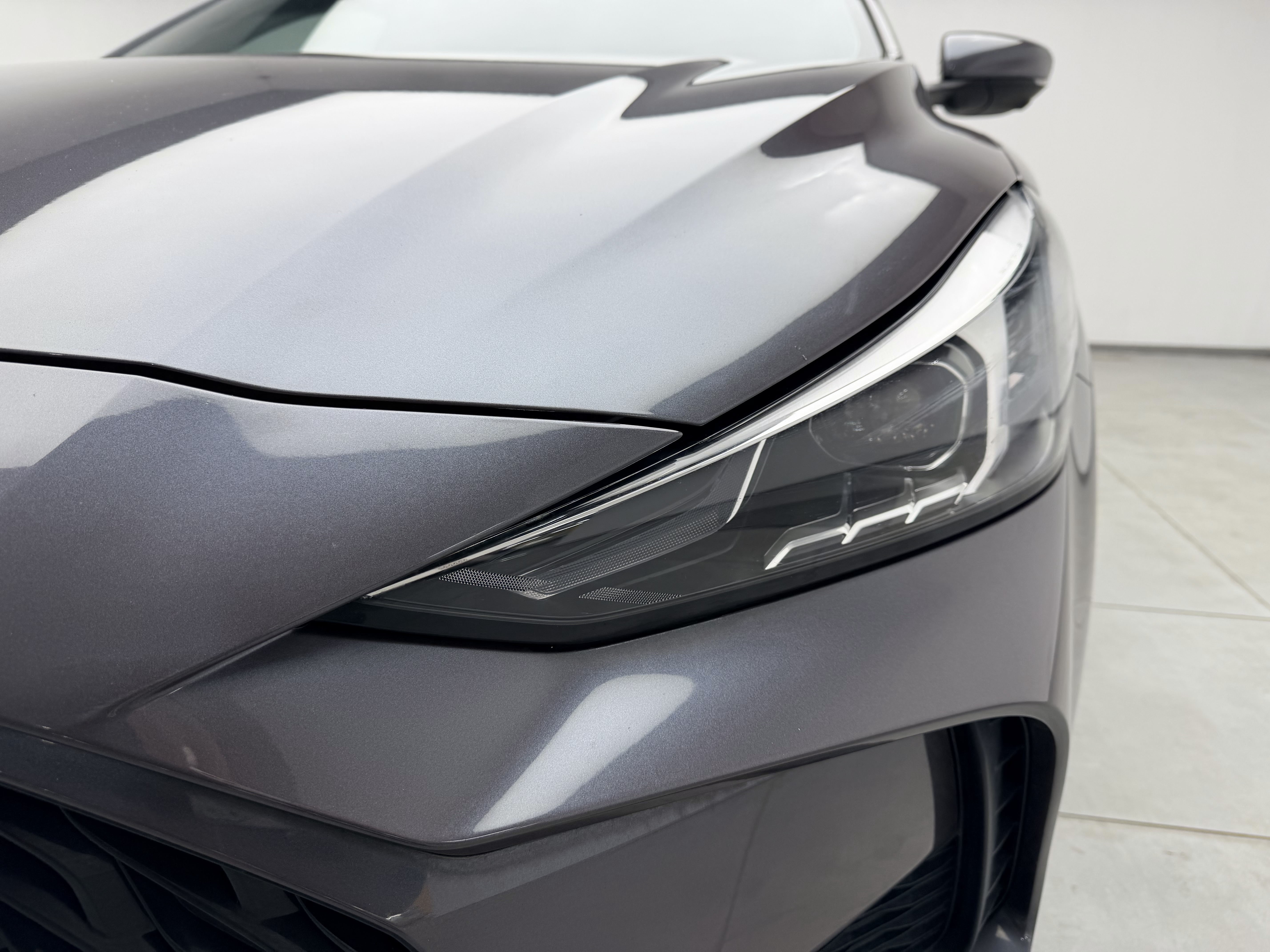 5 2022 immagine di auto #4